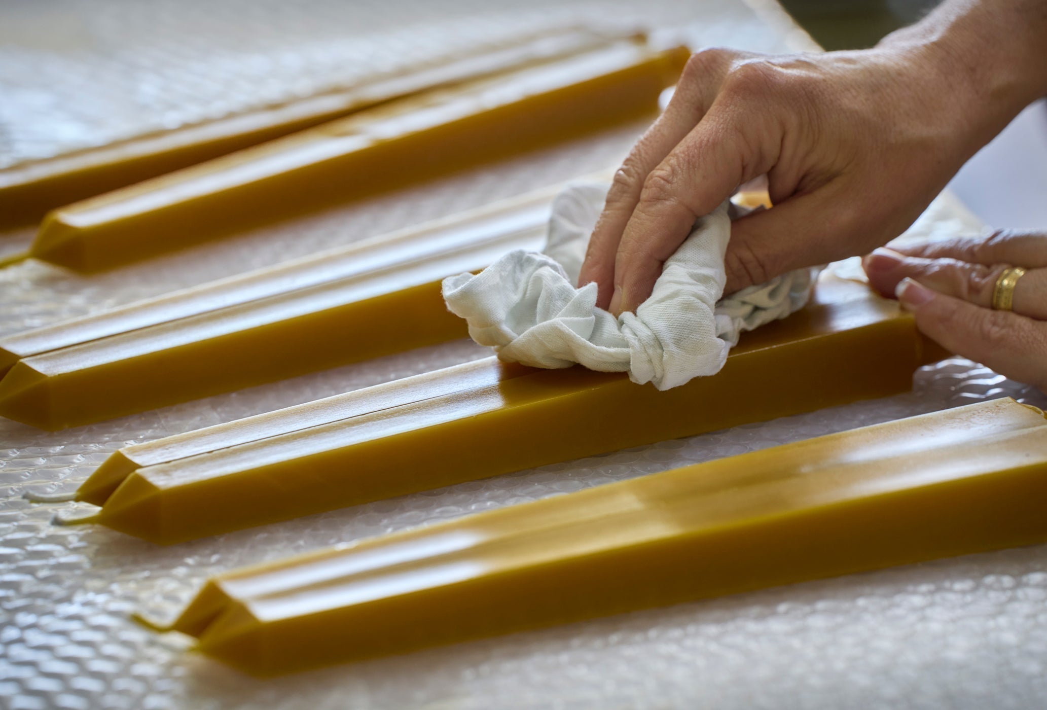 Discover Why We Prefer Beeswax Candles to Others !