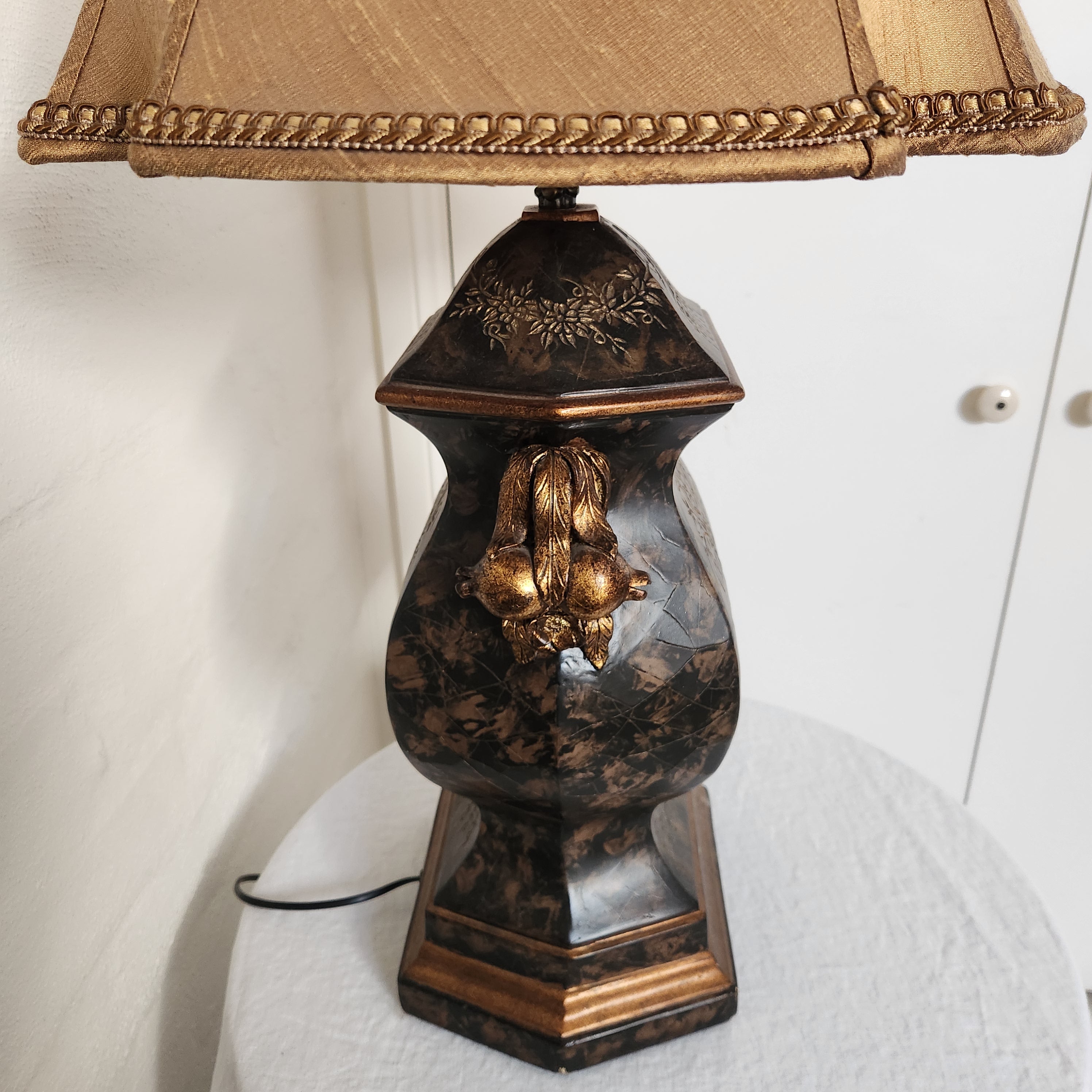 Vintage Chinoiserie Style Table Lamp