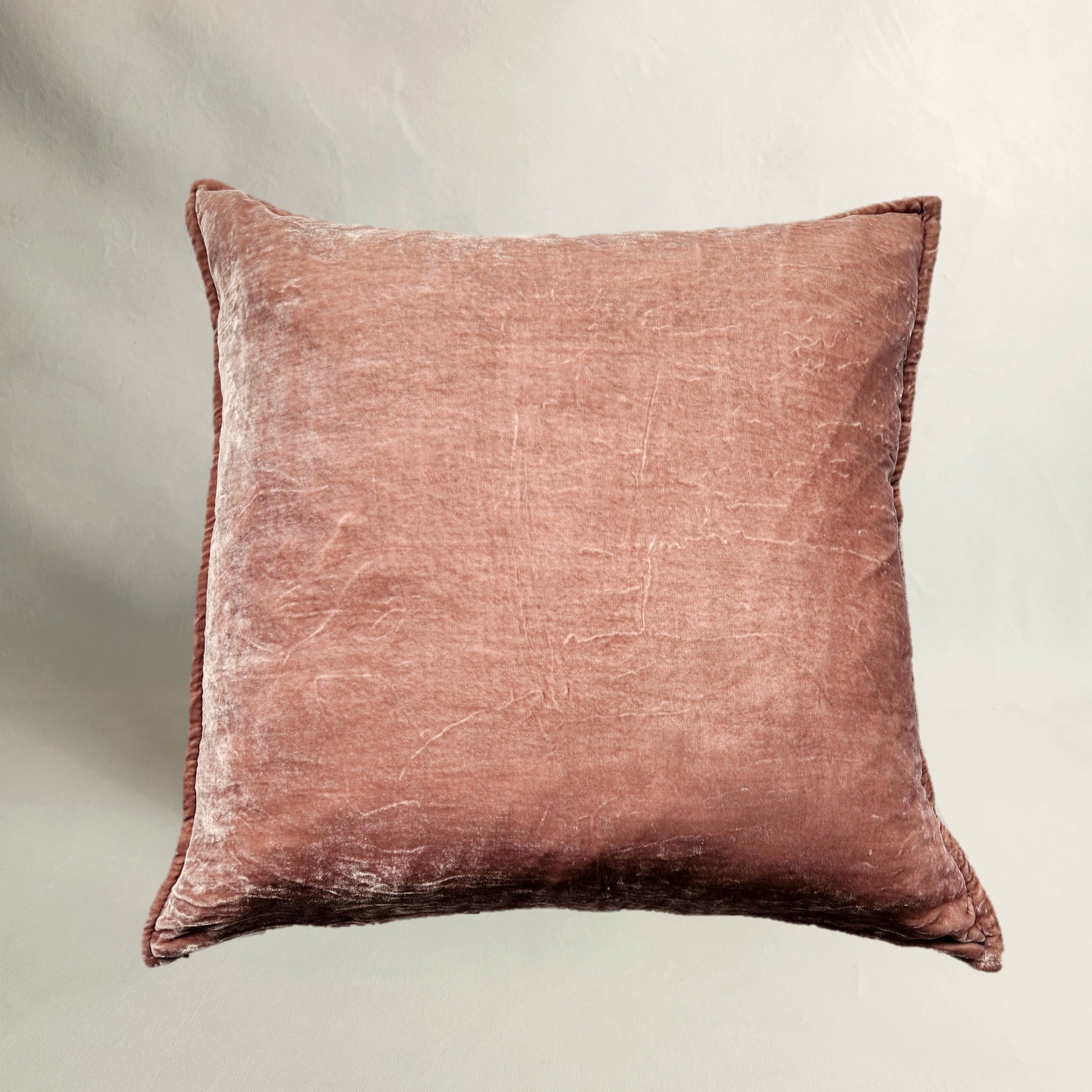 Sosavelvet Cushion - 50x50 - "Sorbet"
