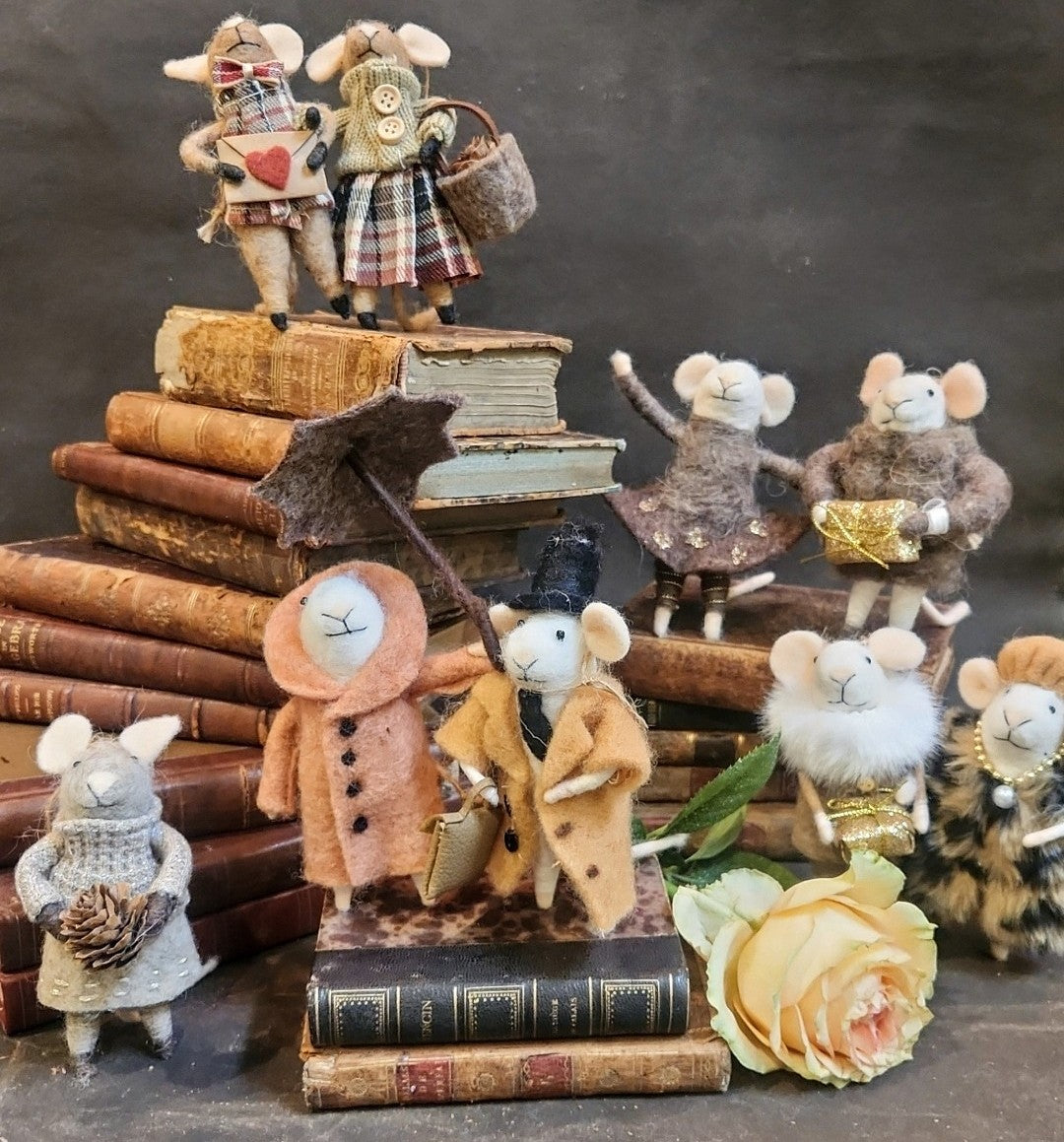 Magical Mice - Leopard & Gift