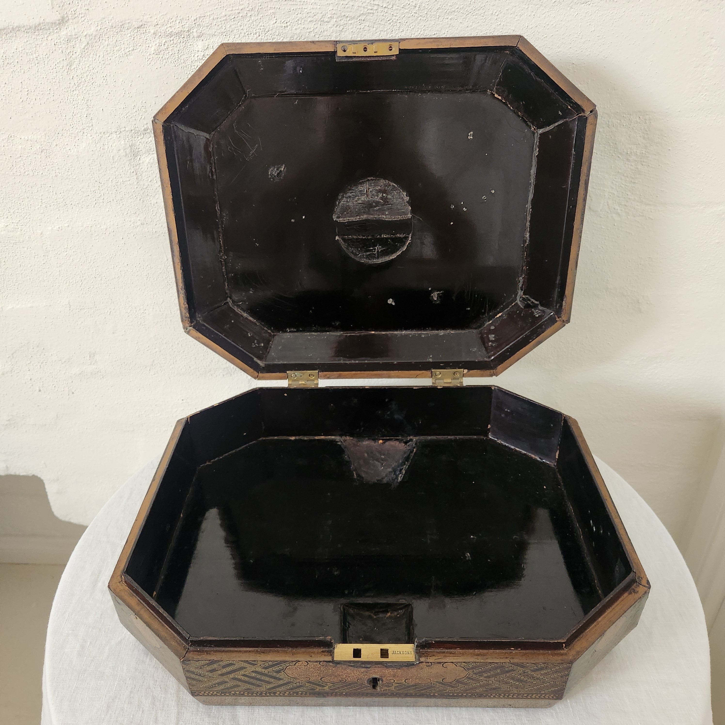 Antique 1800's Chinoiserie Box