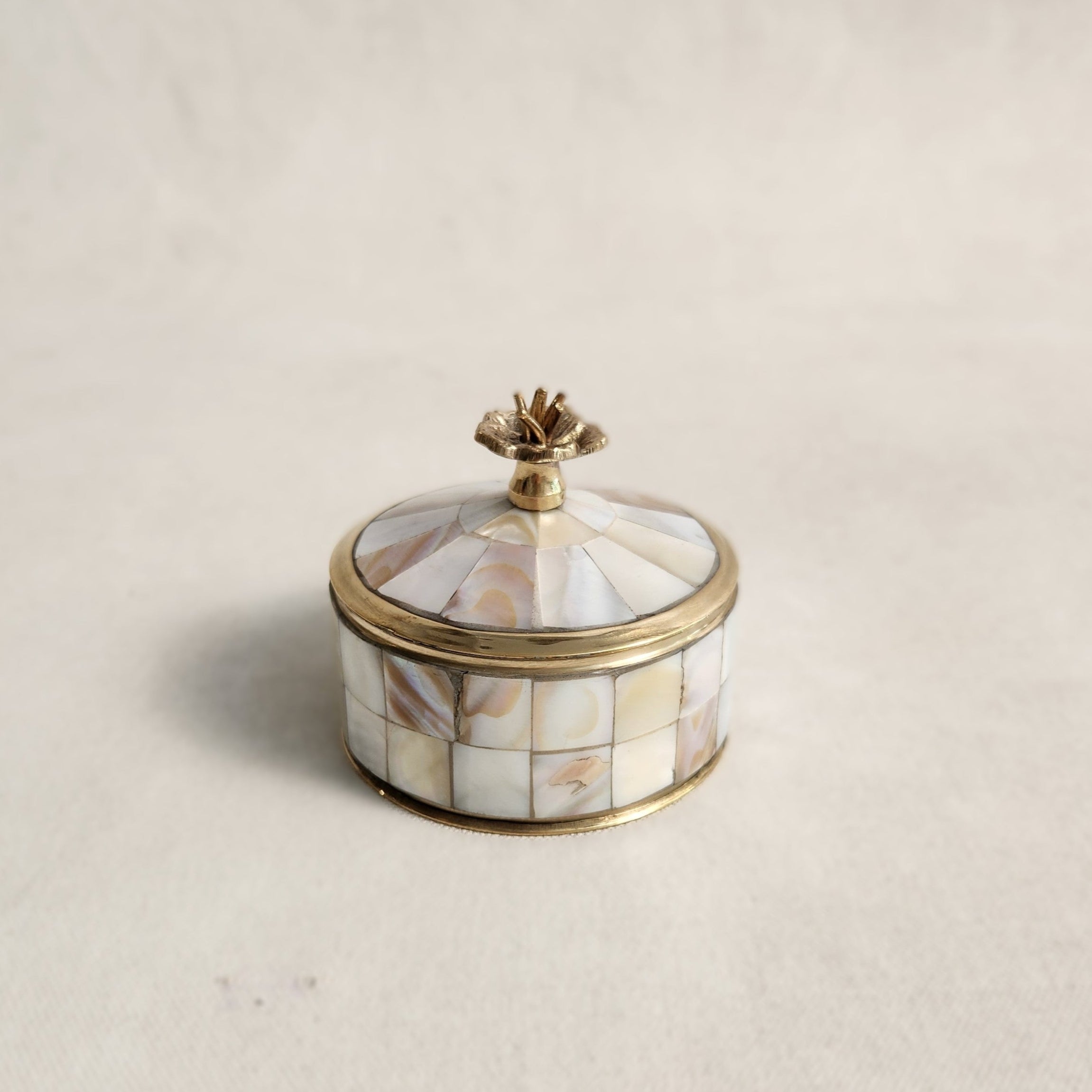 Maisie Pearly Box