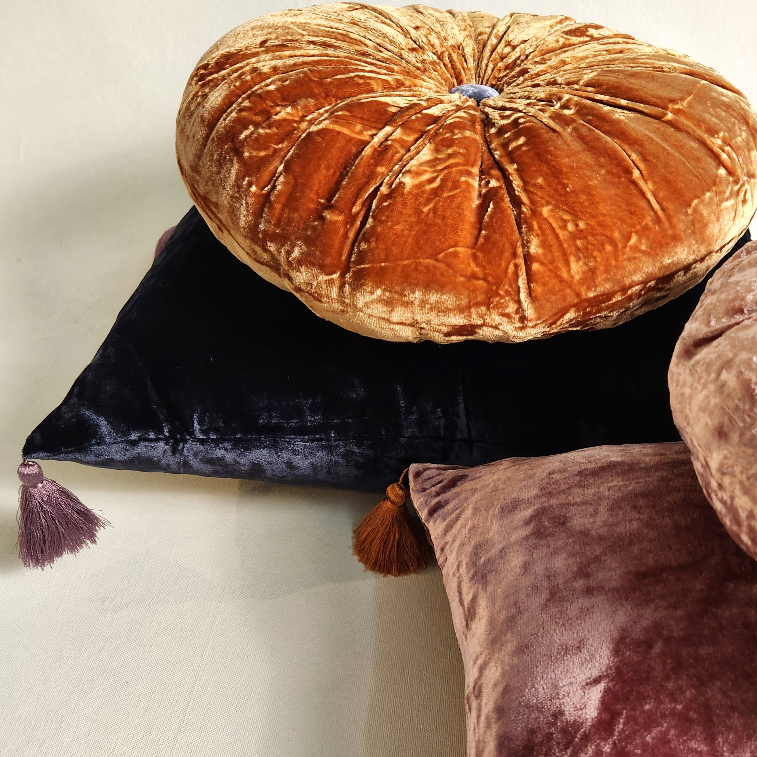 Pompom Cushion - Edimbourg