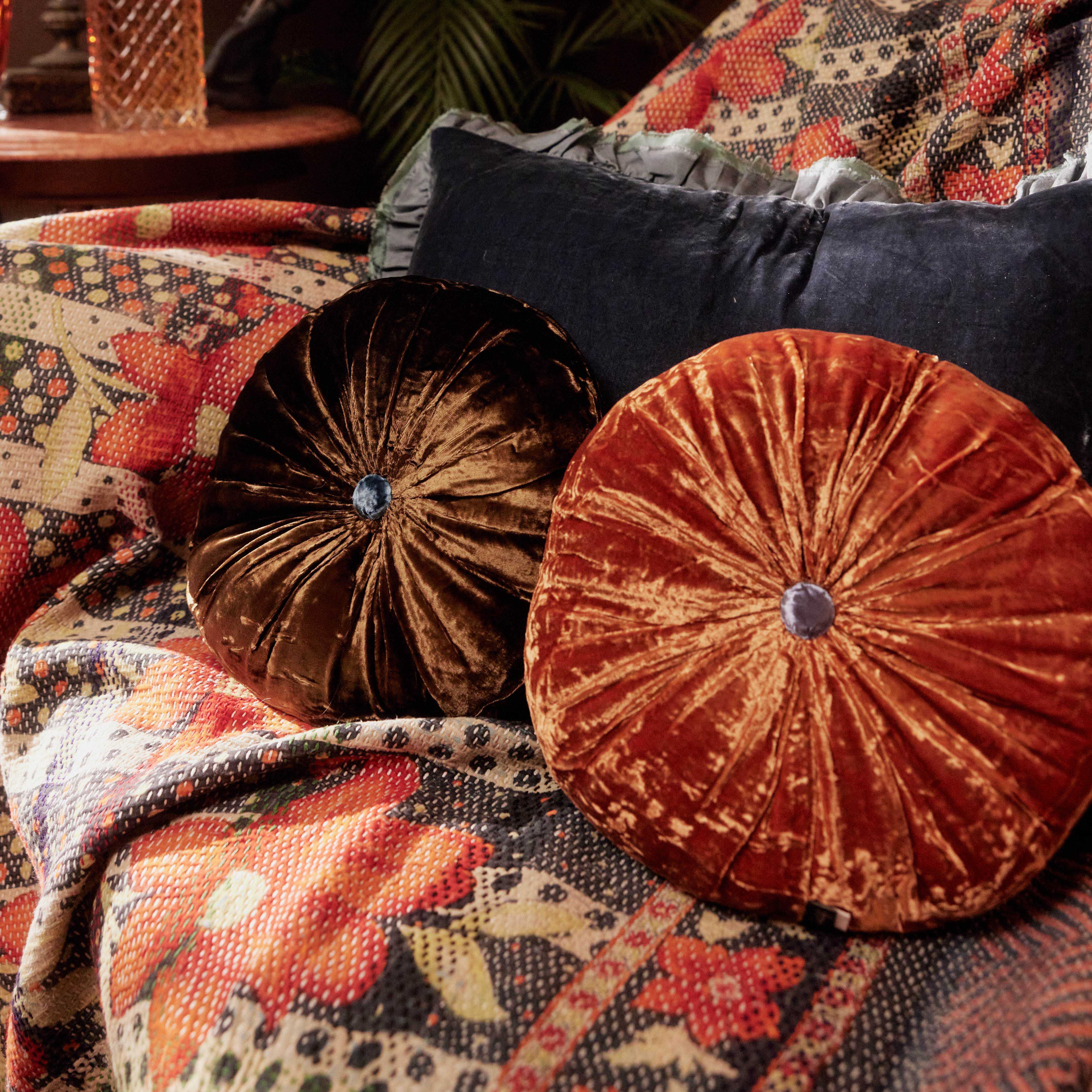 Sweet Circle cushion - Owaka Brown
