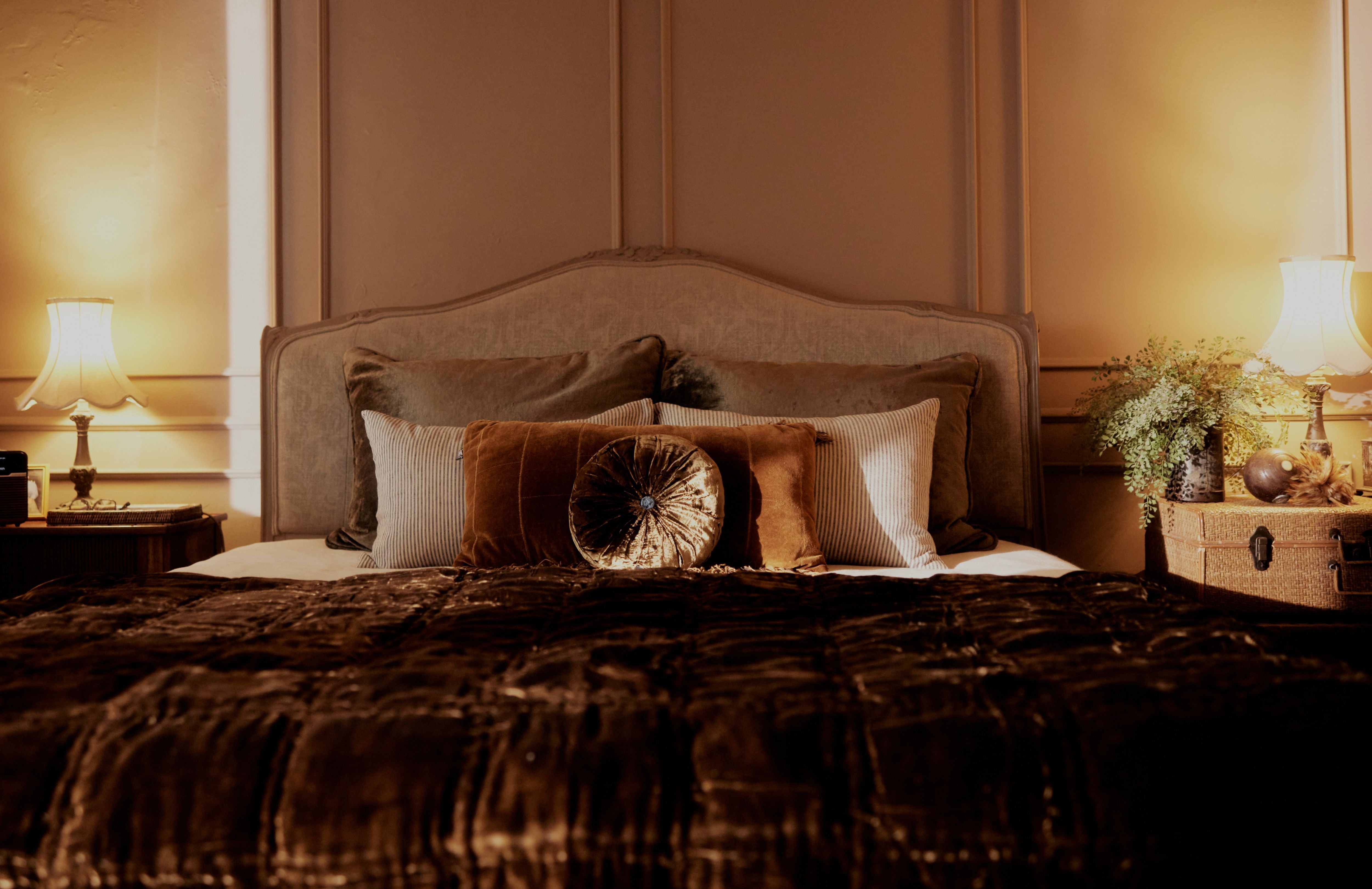 Sweet Circle cushion - Owaka Brown