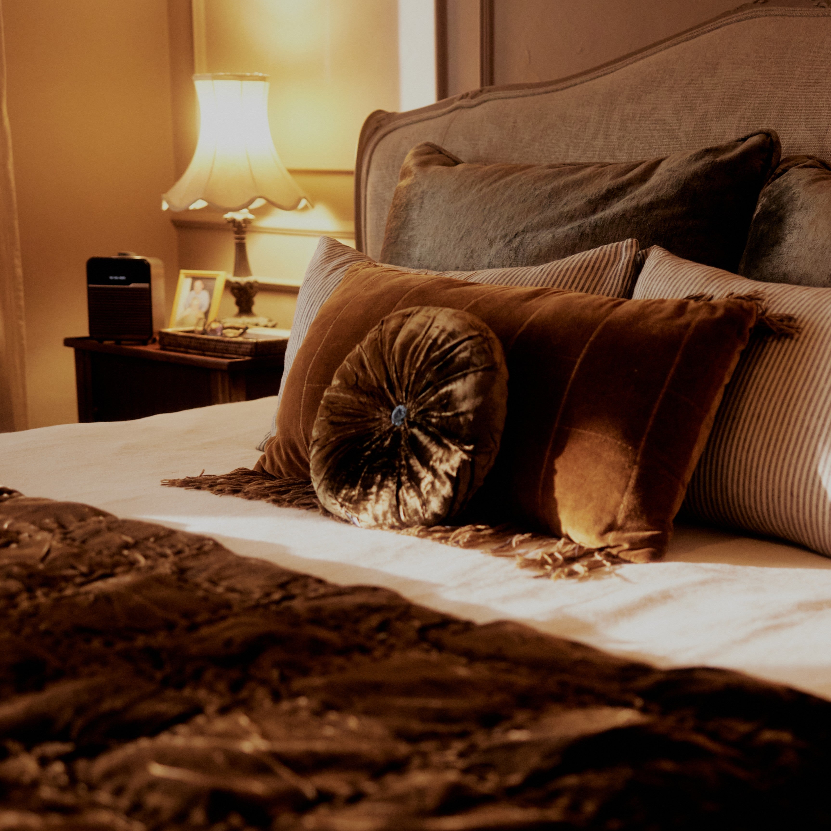 Sweet Circle cushion - Owaka Brown