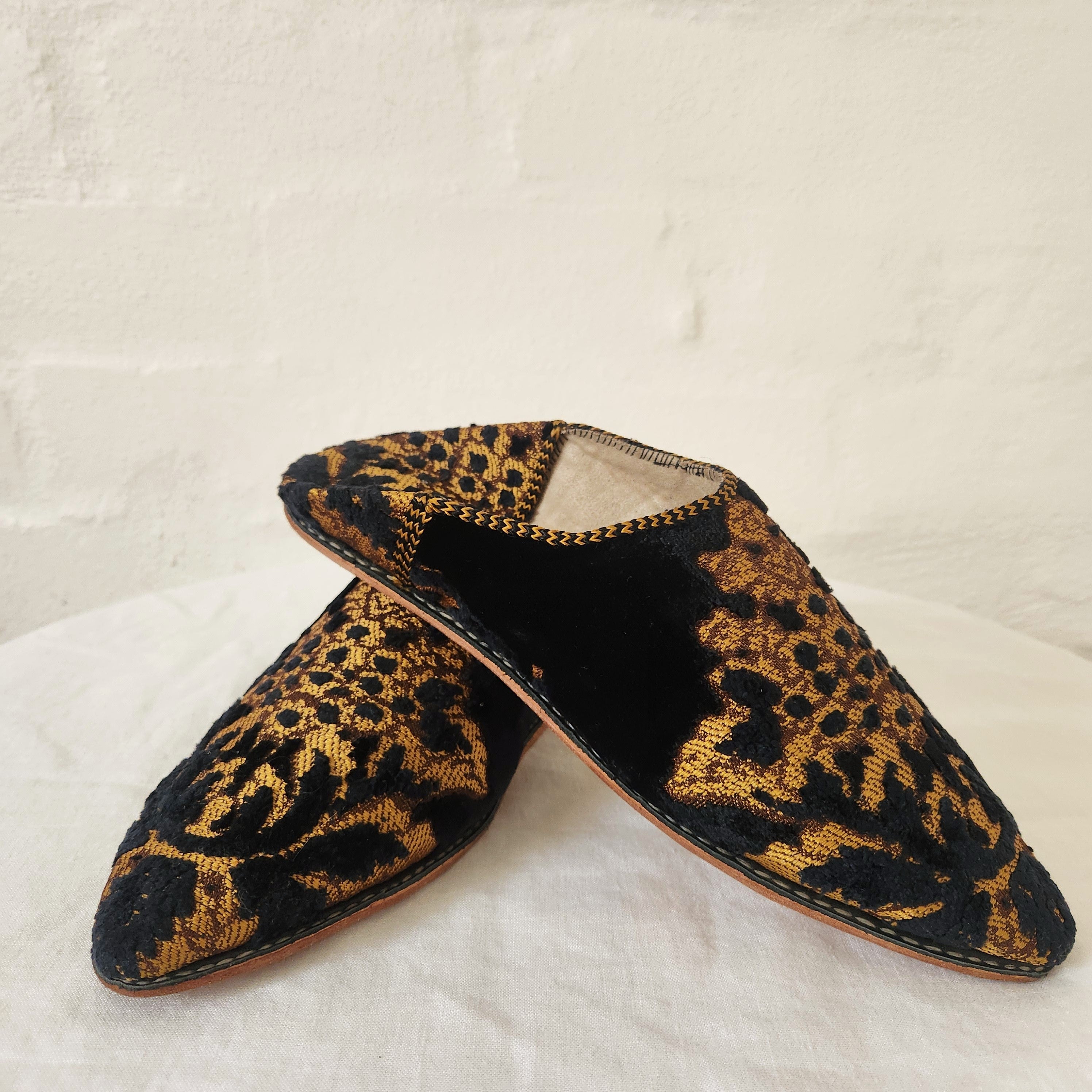 Babouche Slippers - Dark Midnight Blue & Gold