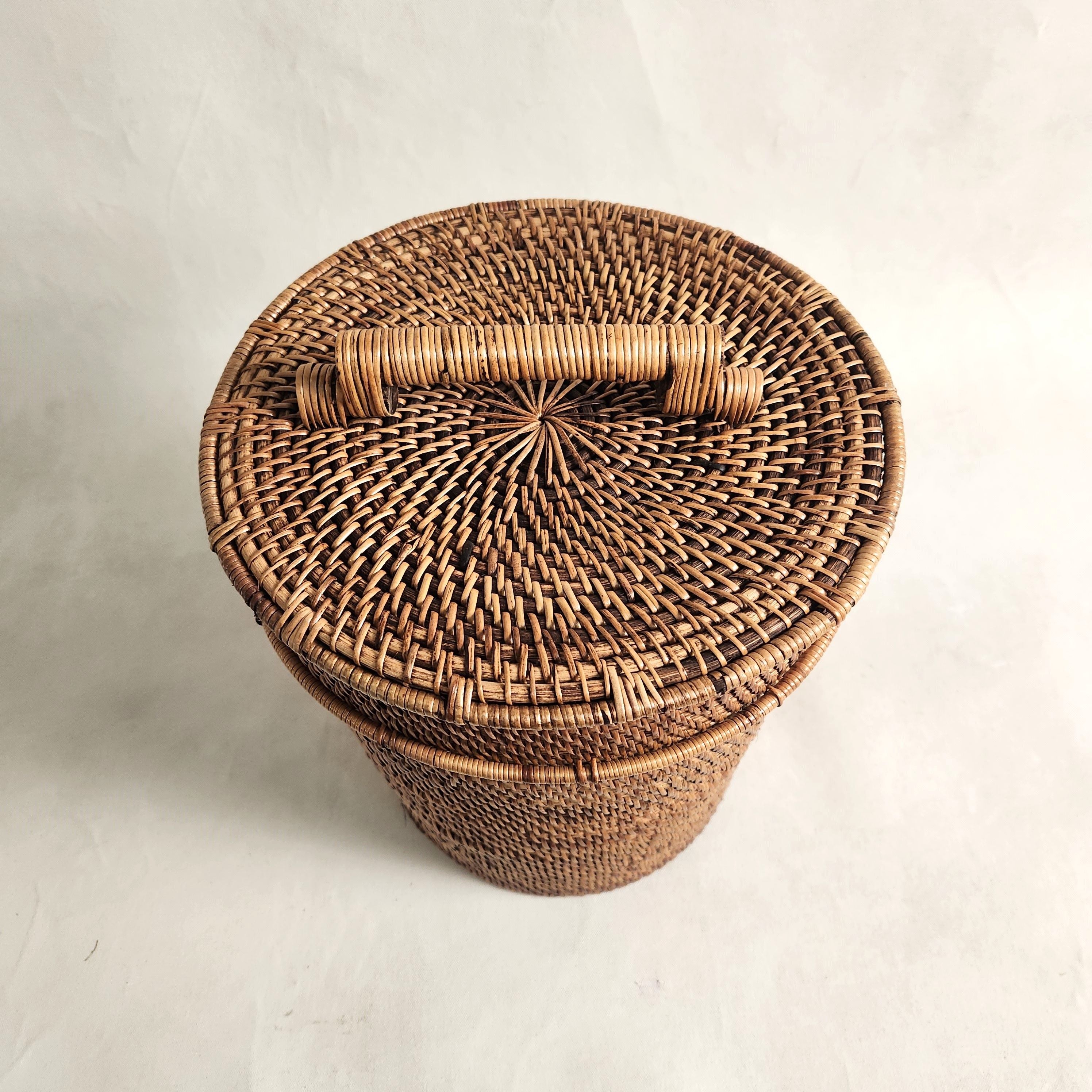 Rattan Waste Bin with lid