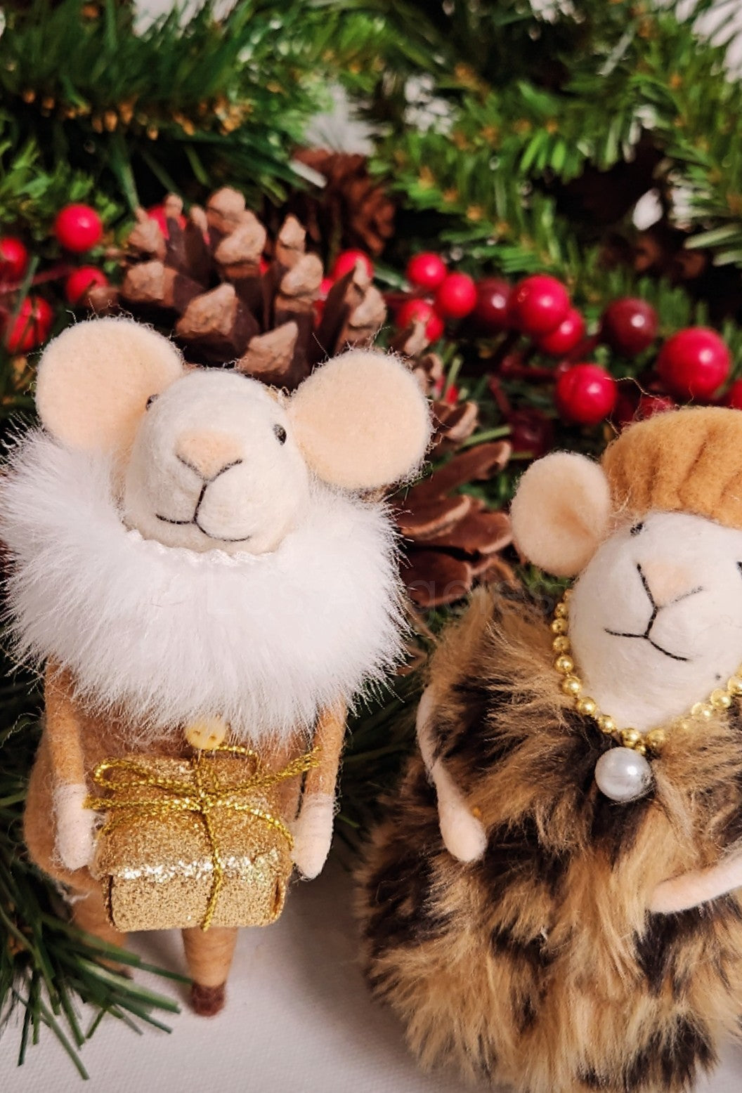 Magical Mice - Leopard & Gift