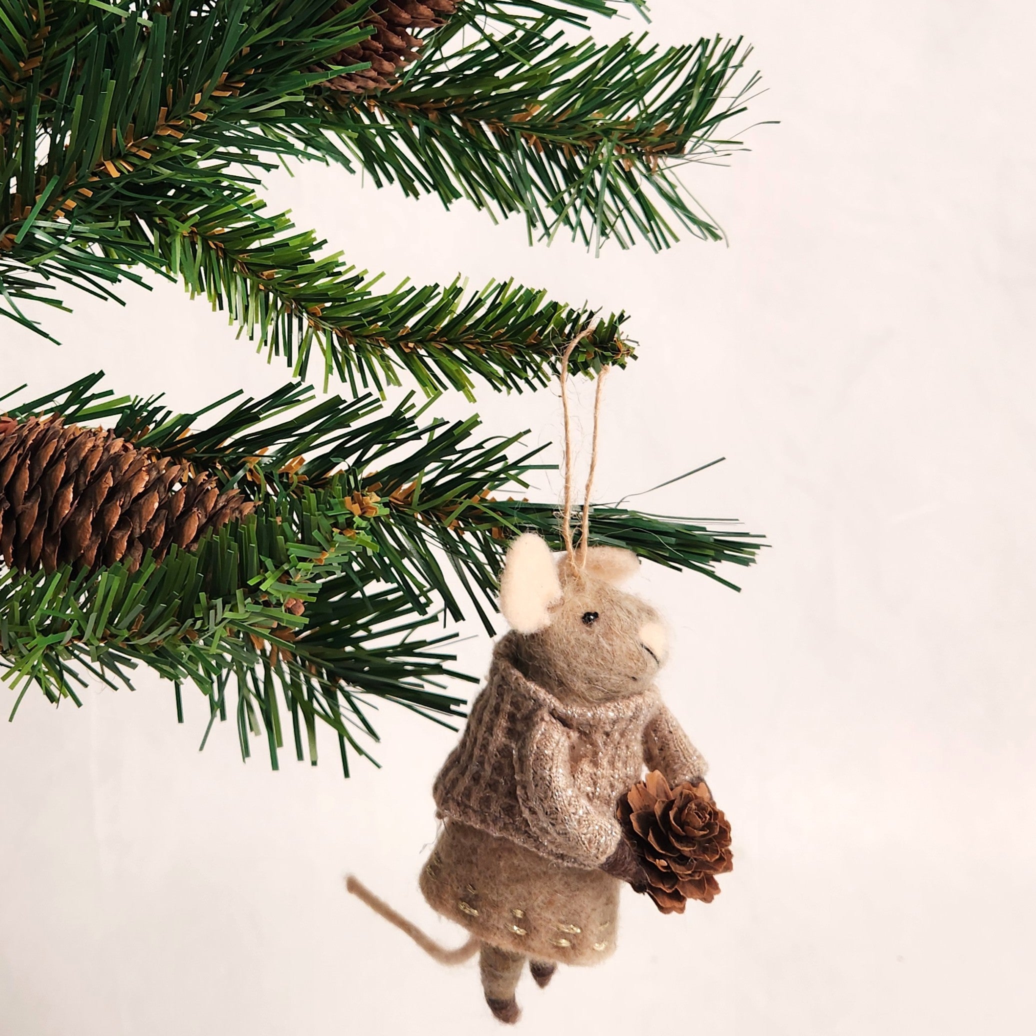 Magical Mice - Pine cone