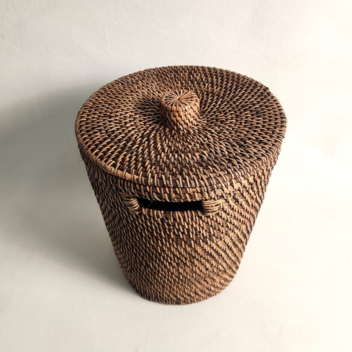 rattan waste bid with lid