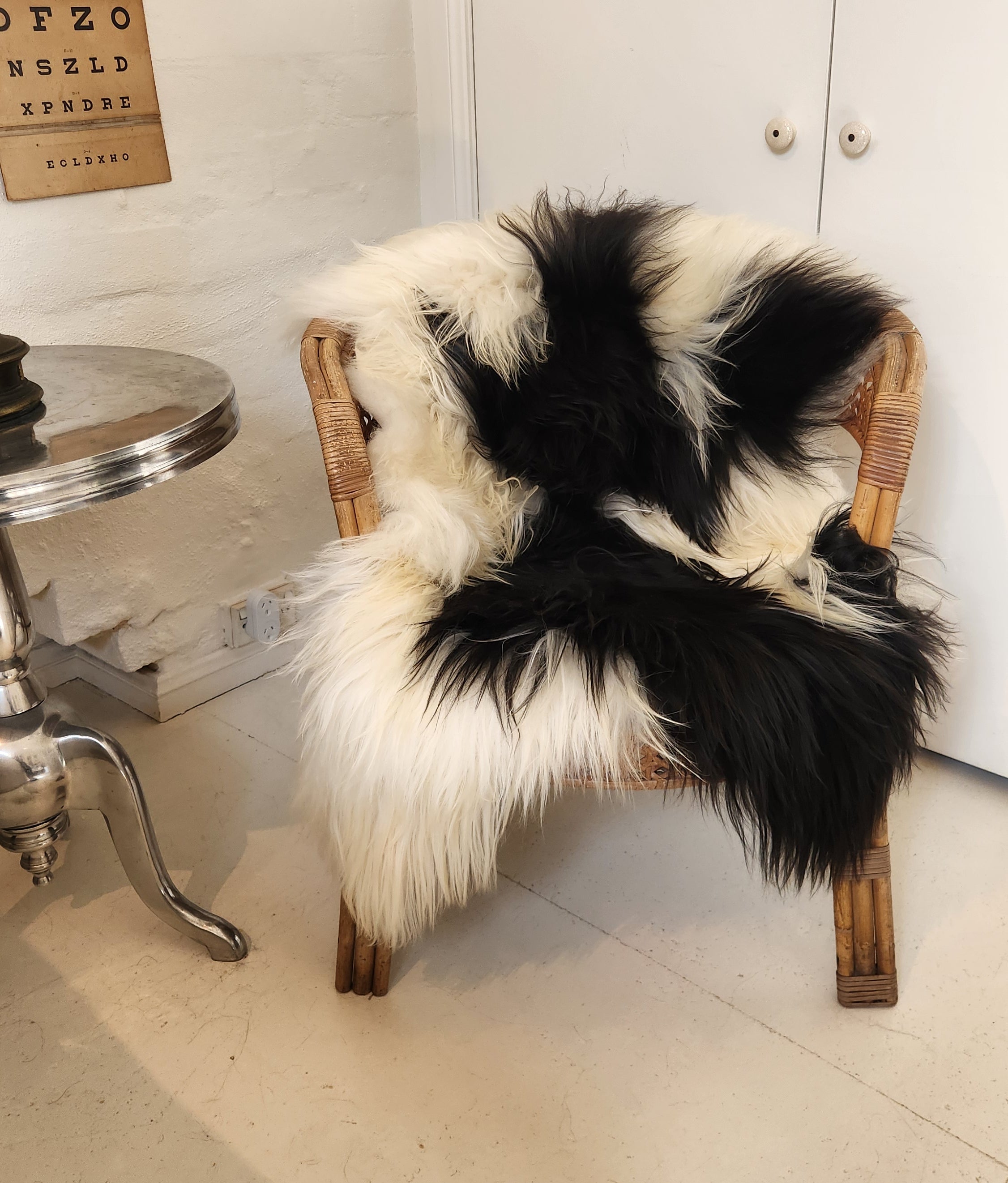 Icelandic Sheepskin - Black/White
