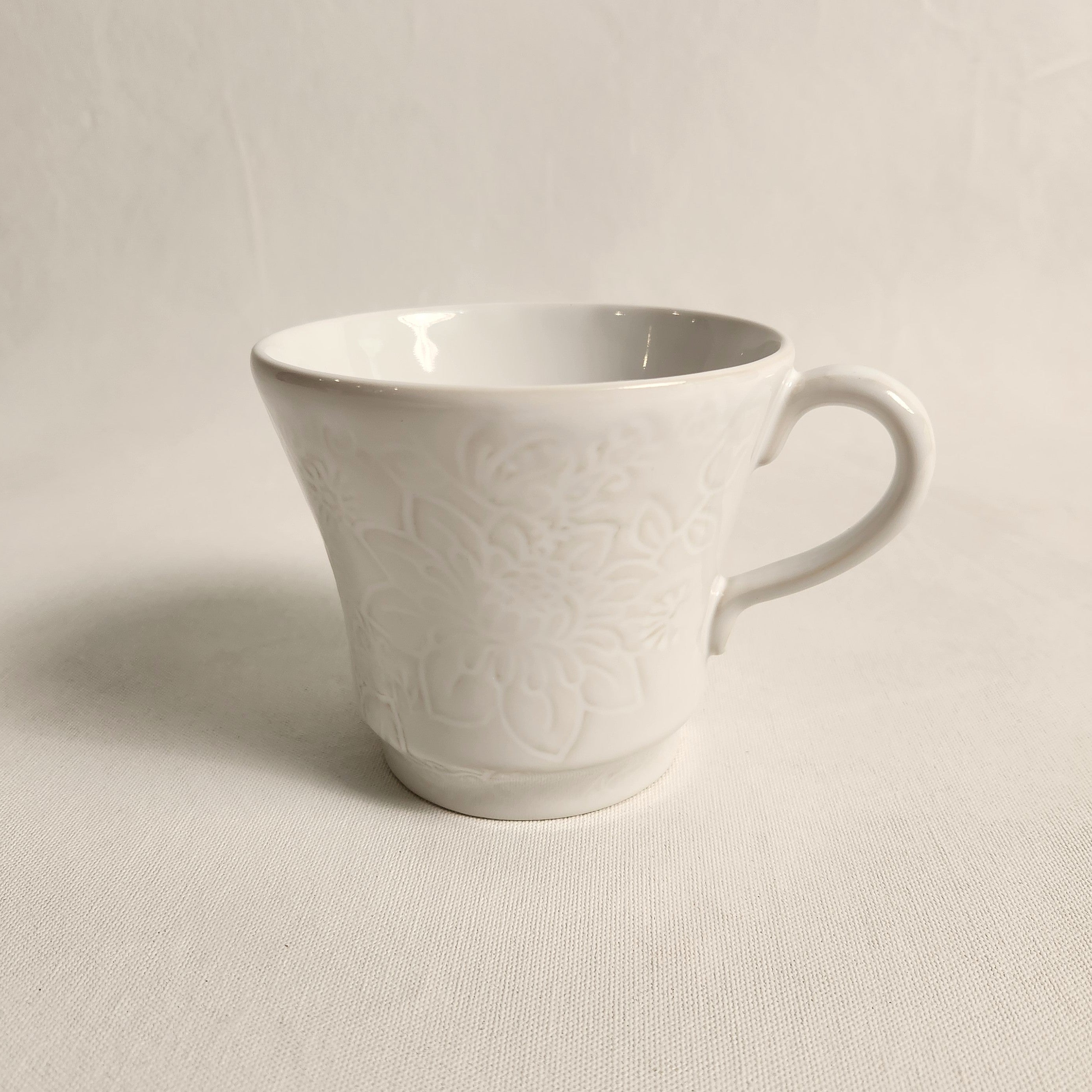 Arabesque Tea Mug - White