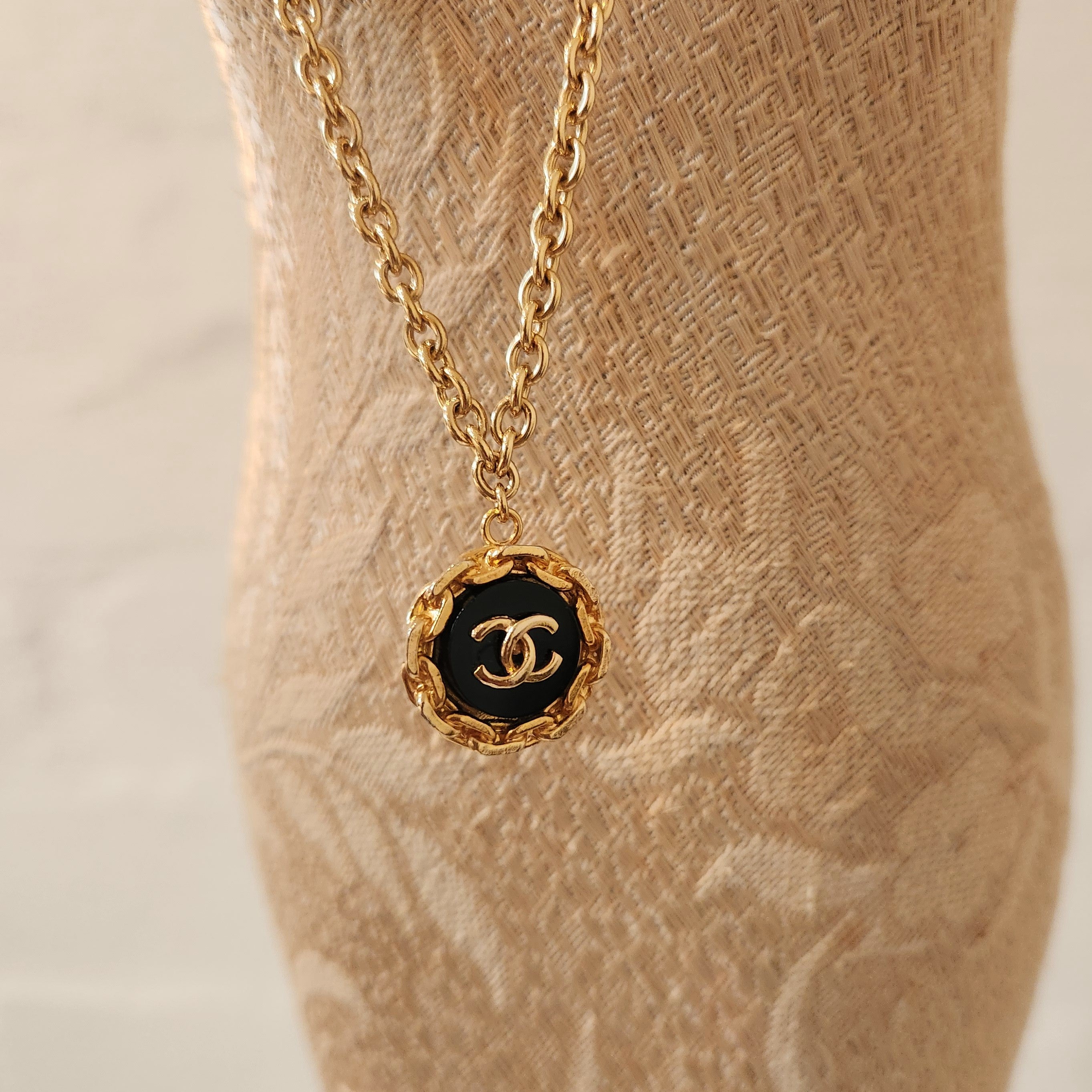 Black Link Pendant Necklace