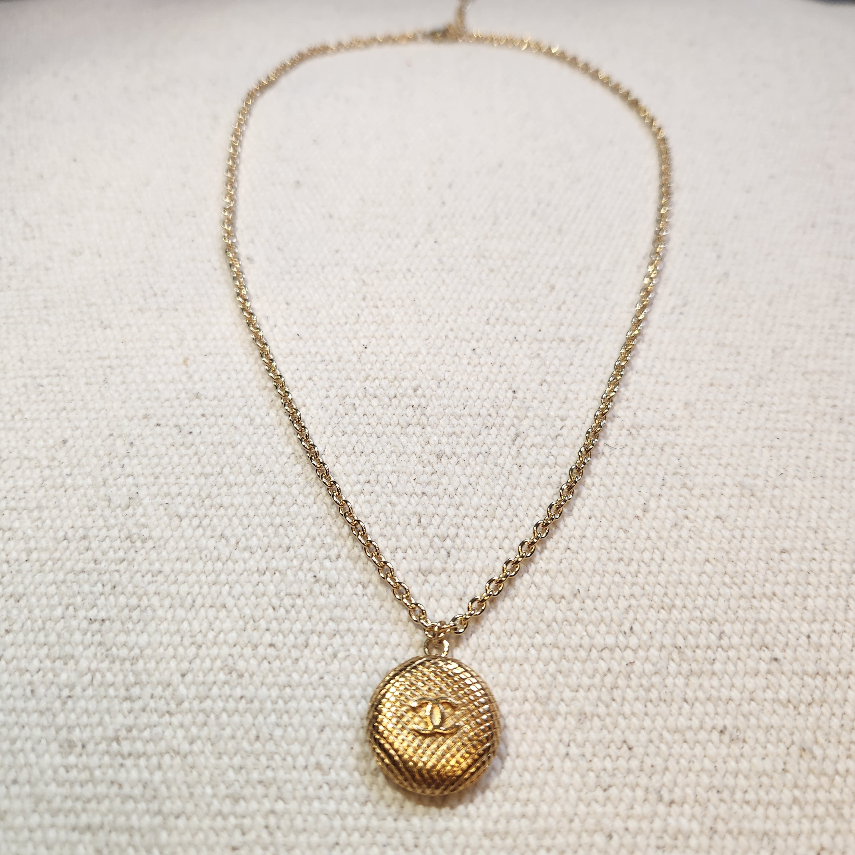 Golden Quilted Necklace