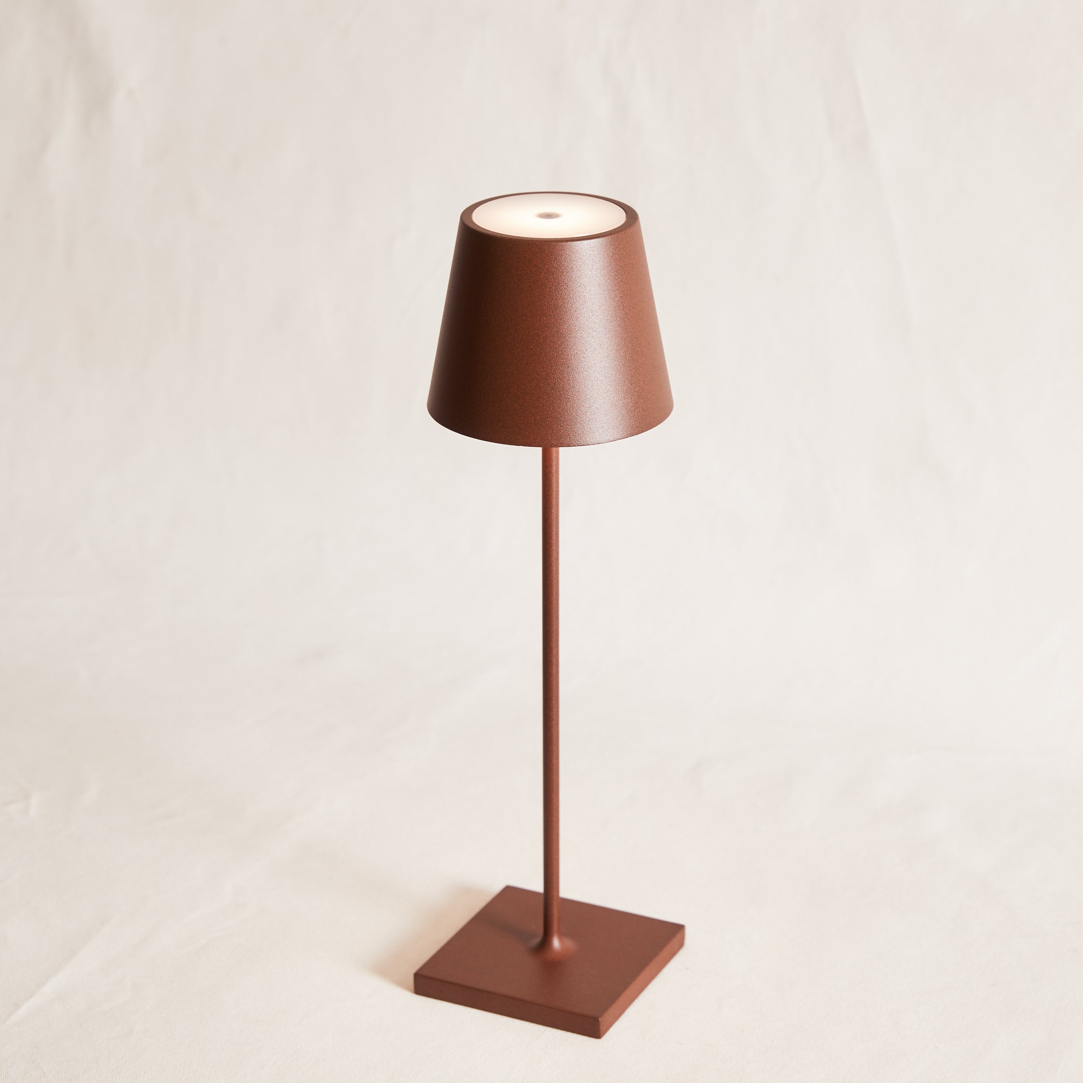 Poldina Pro Portable Lamp