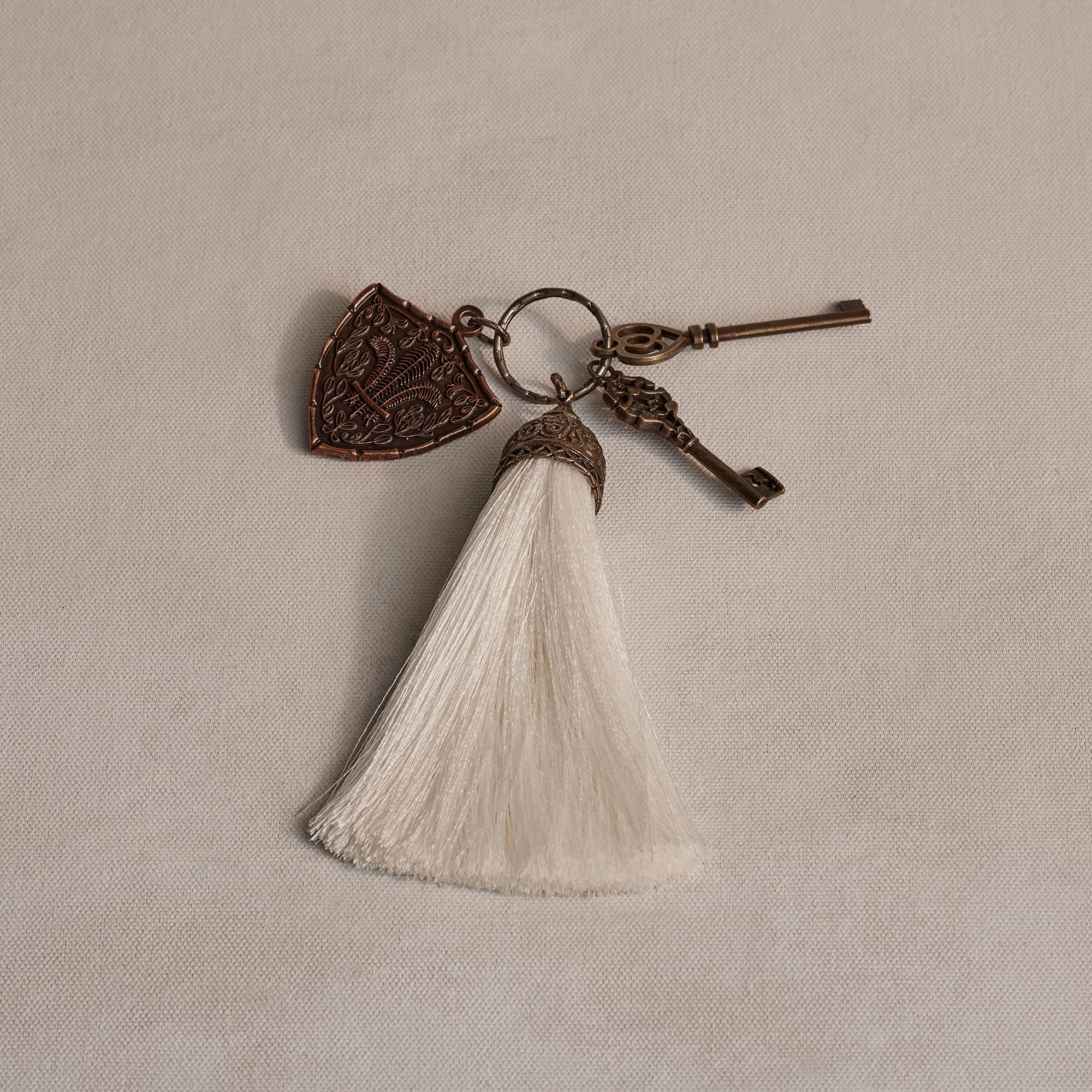 Silky Tassel - Pearl
