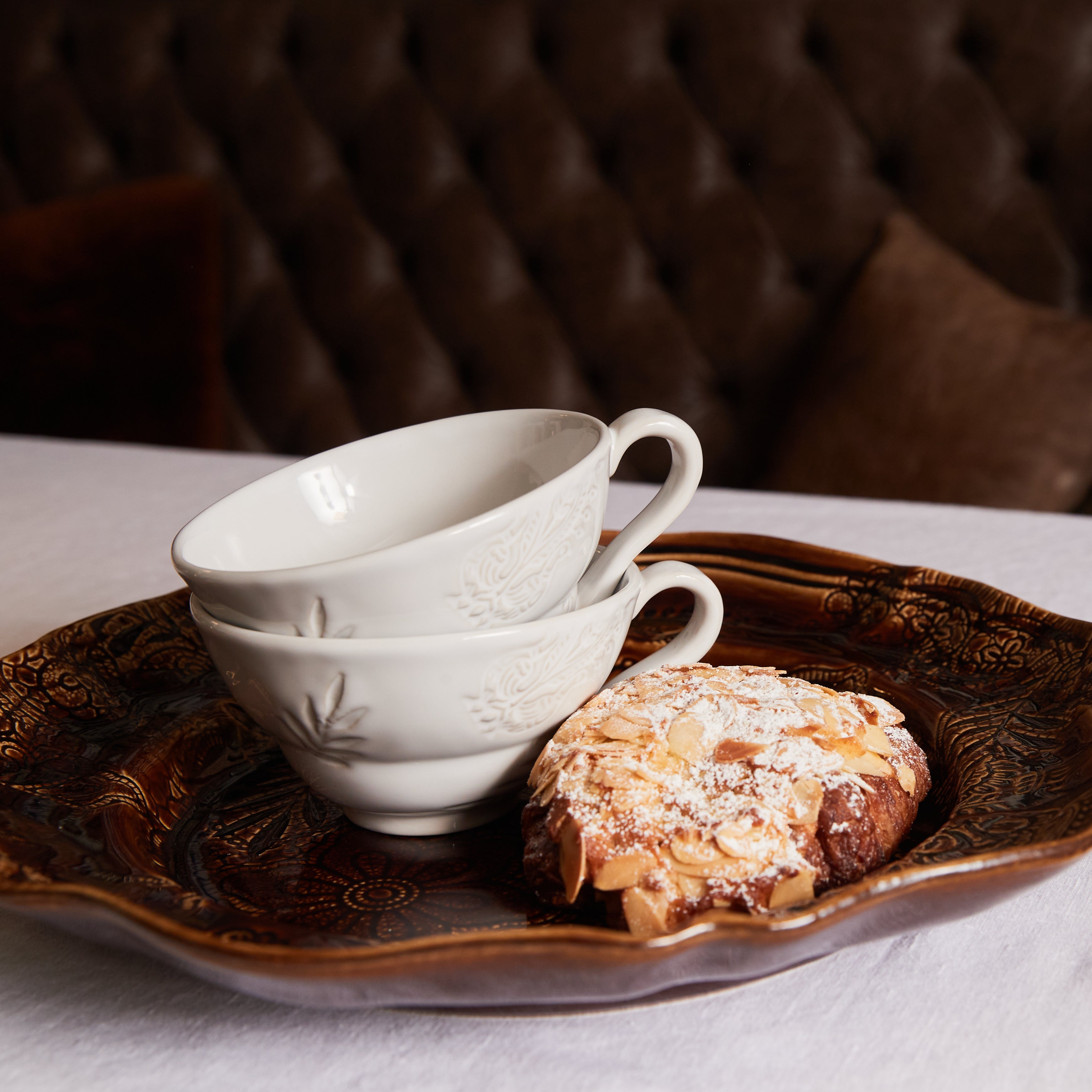 Cup with handle - white