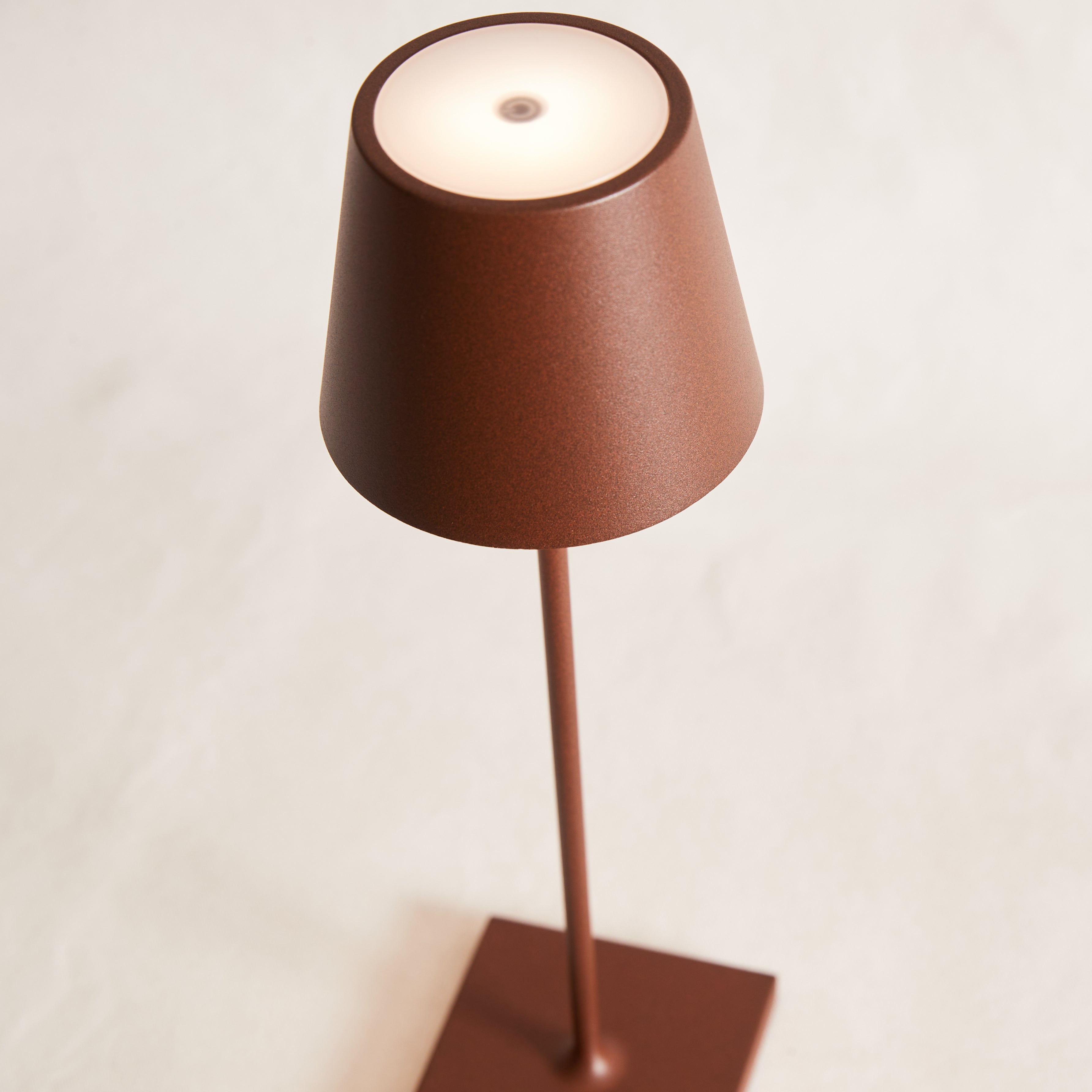 Poldina Pro Portable Lamp