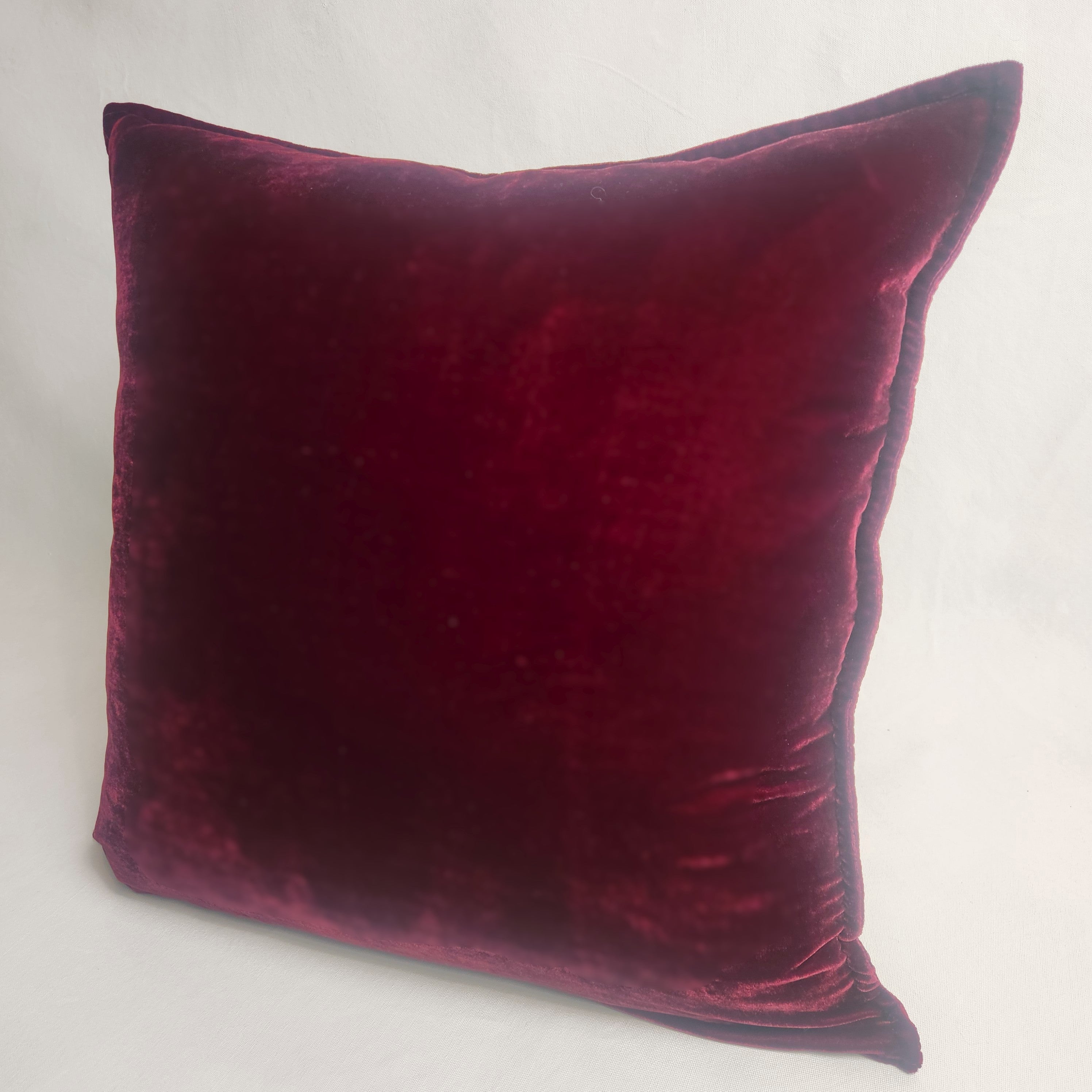 Sosavelvet Cushion - 50x50 - "Raspberry"