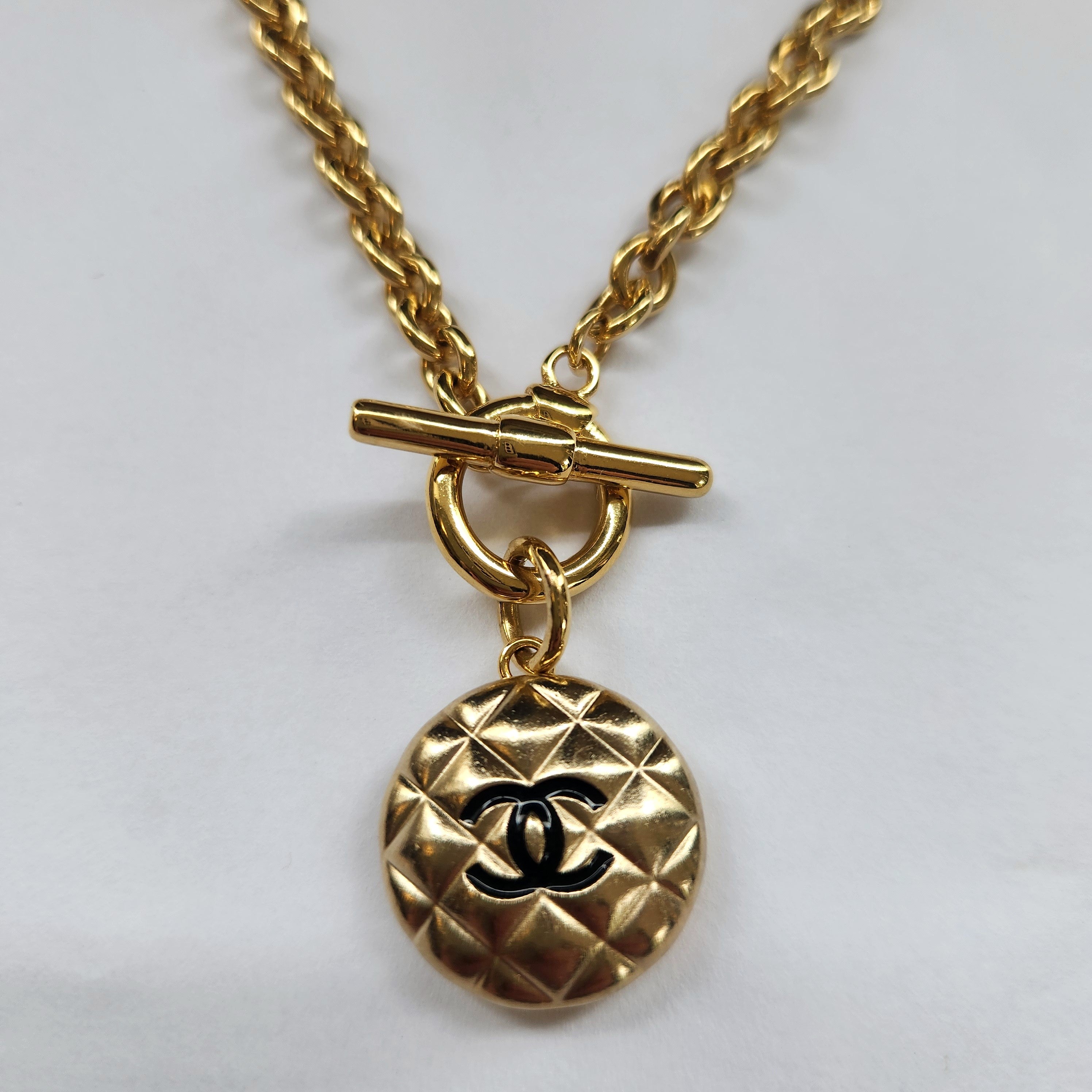 Quilted T Bar Necklace