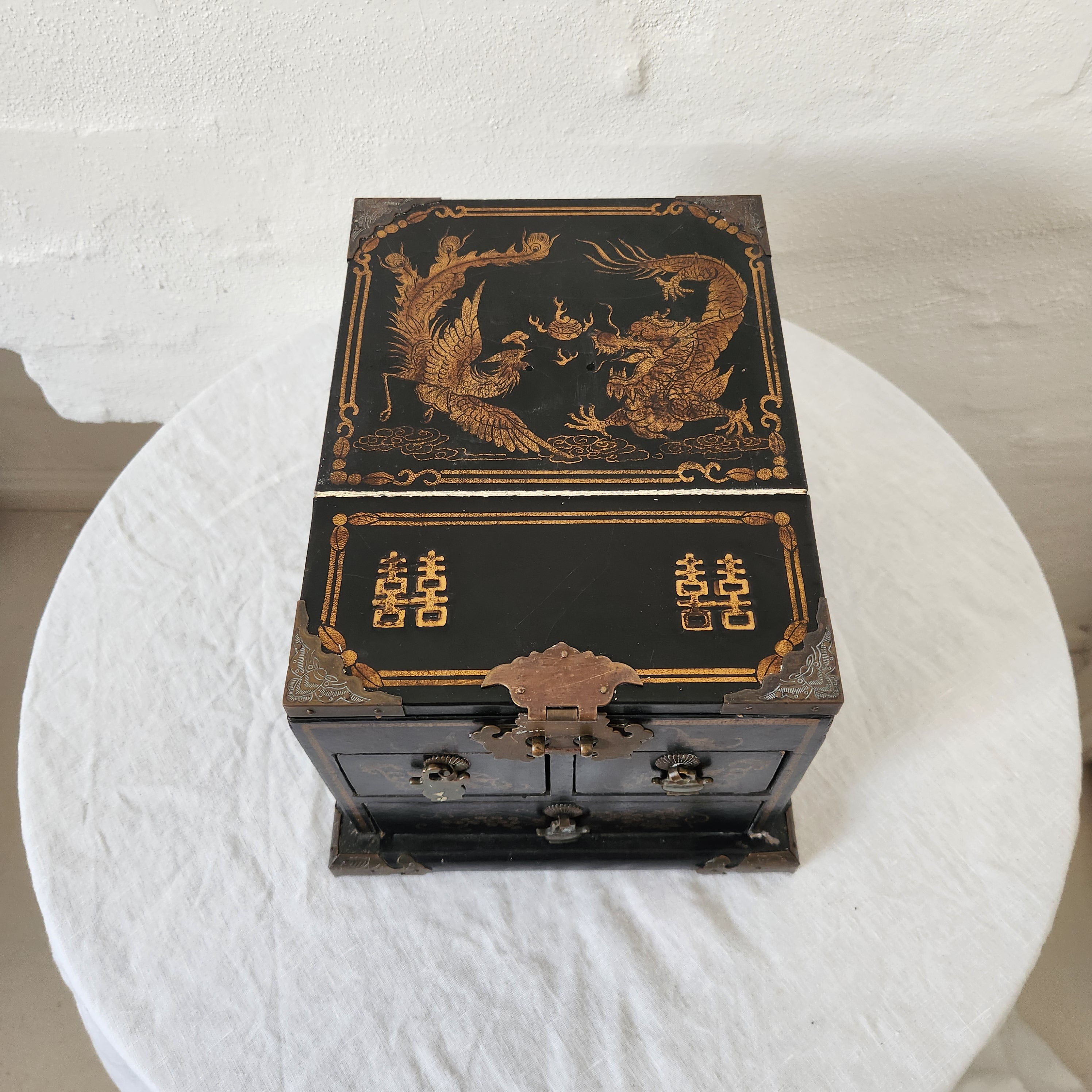 Black Lacquered Wooden Chinoiserie Jewellery Box with mirror