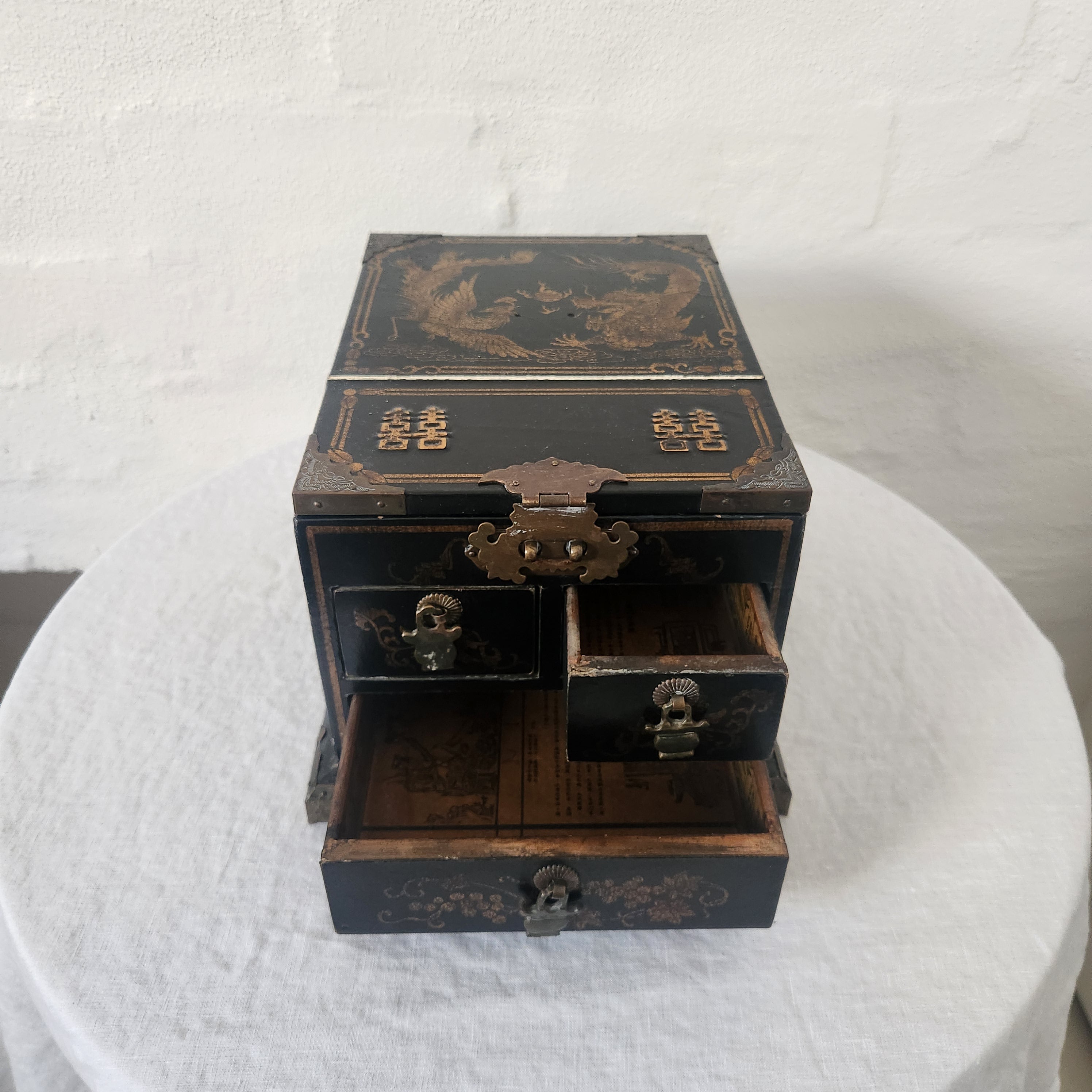 Black Lacquered Wooden Chinoiserie Jewellery Box with mirror
