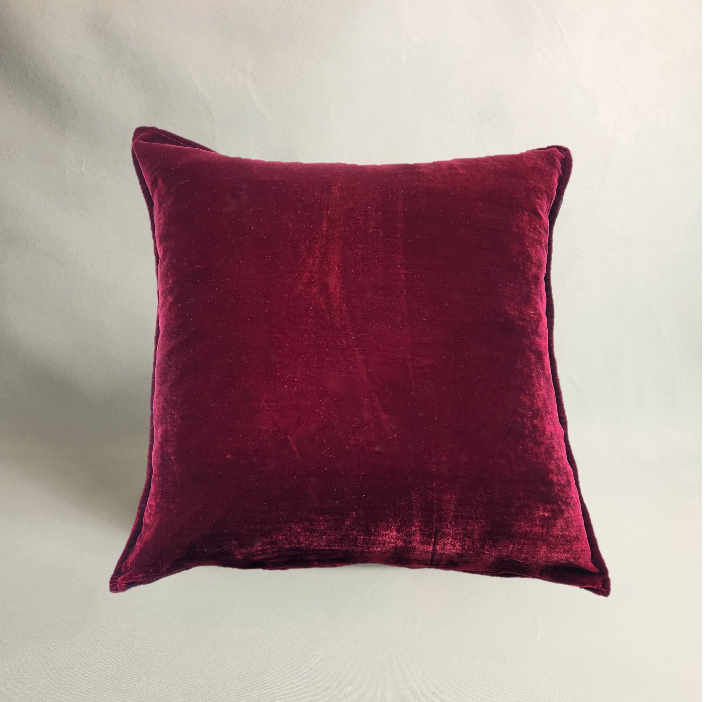 Sosavelvet Cushion - 50x50 - "Raspberry"