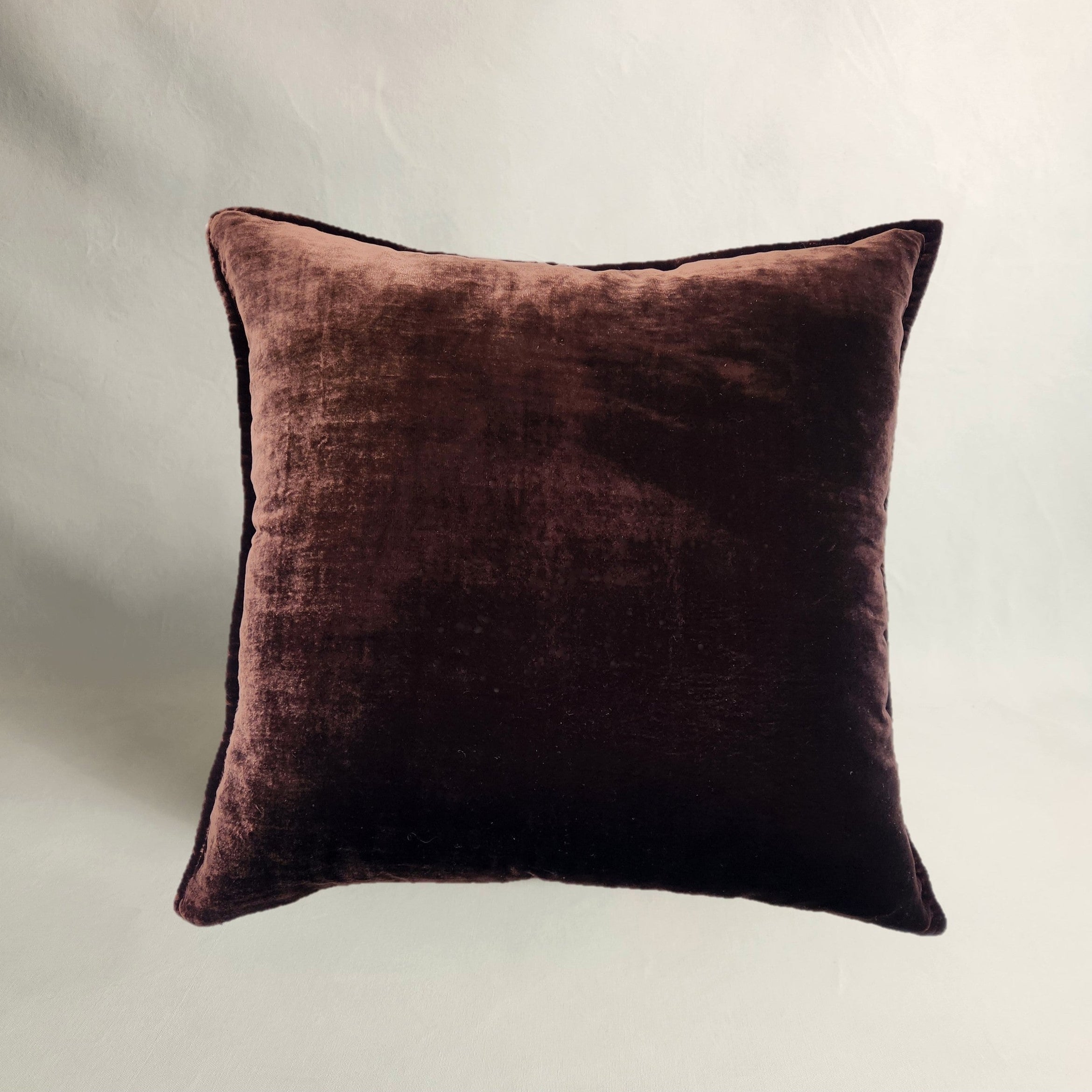 Sosavelvet Cushion - 50x50 - "Chocolate"