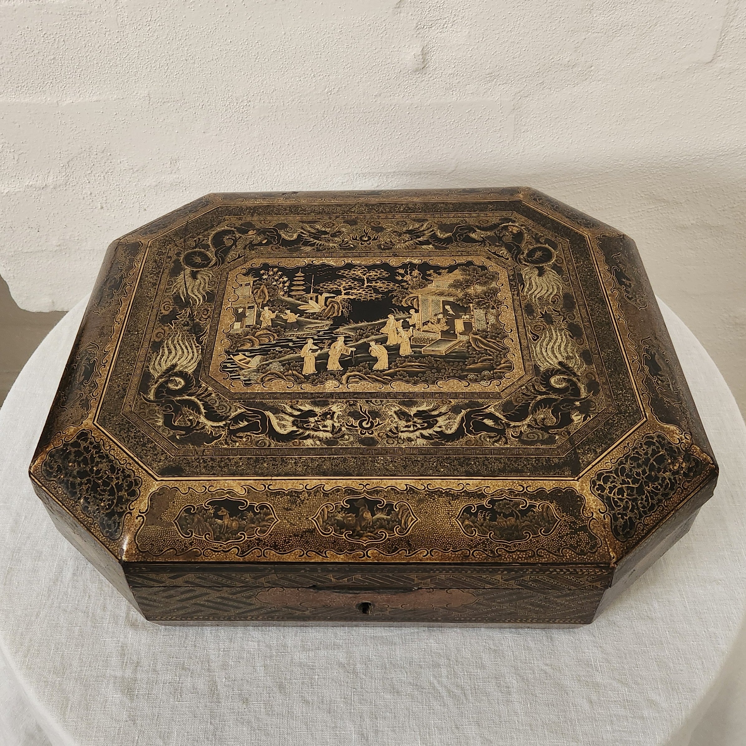 Antique 1800's Chinoiserie Box