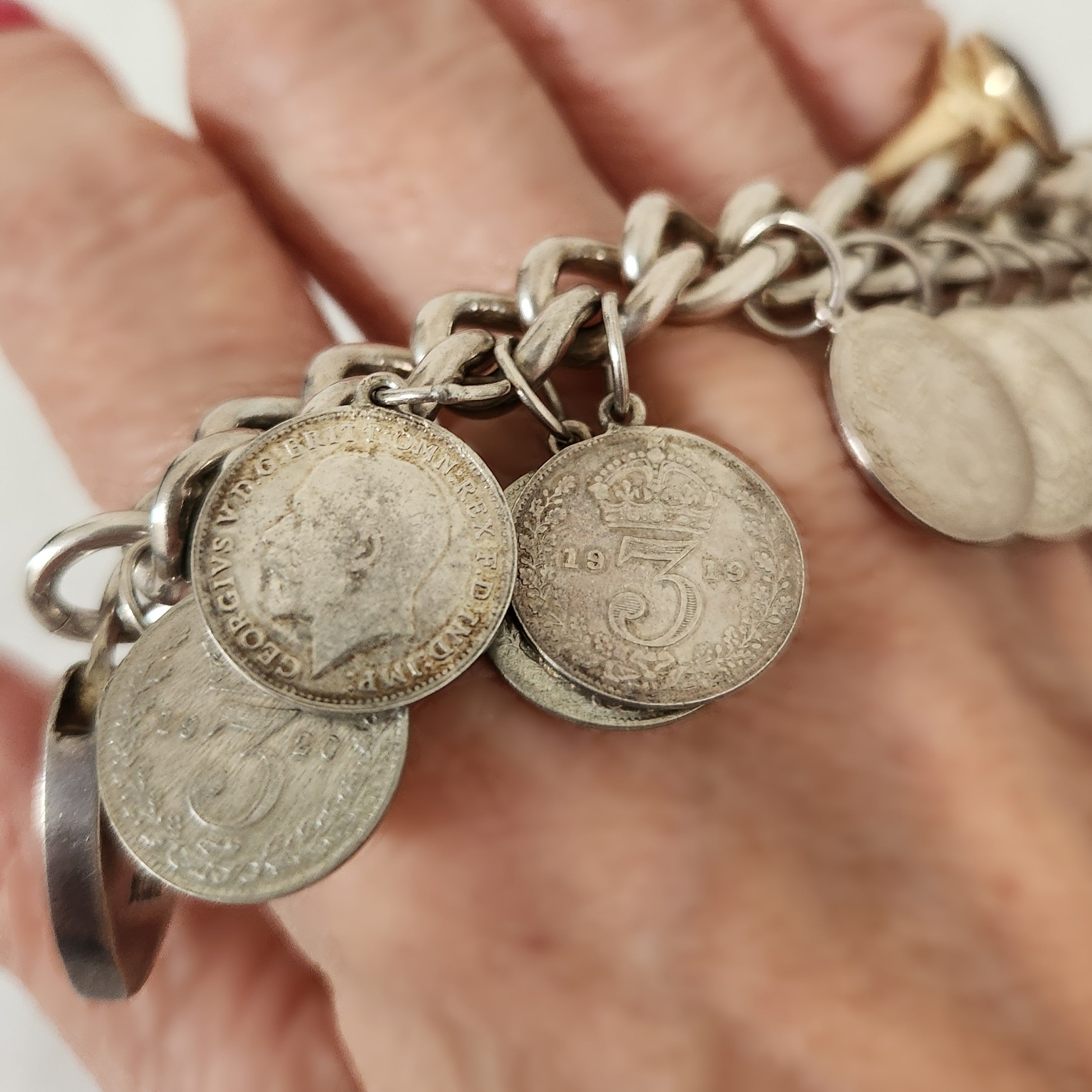 Antique Silver 3P Charm Bracelet with Heart Padlock.