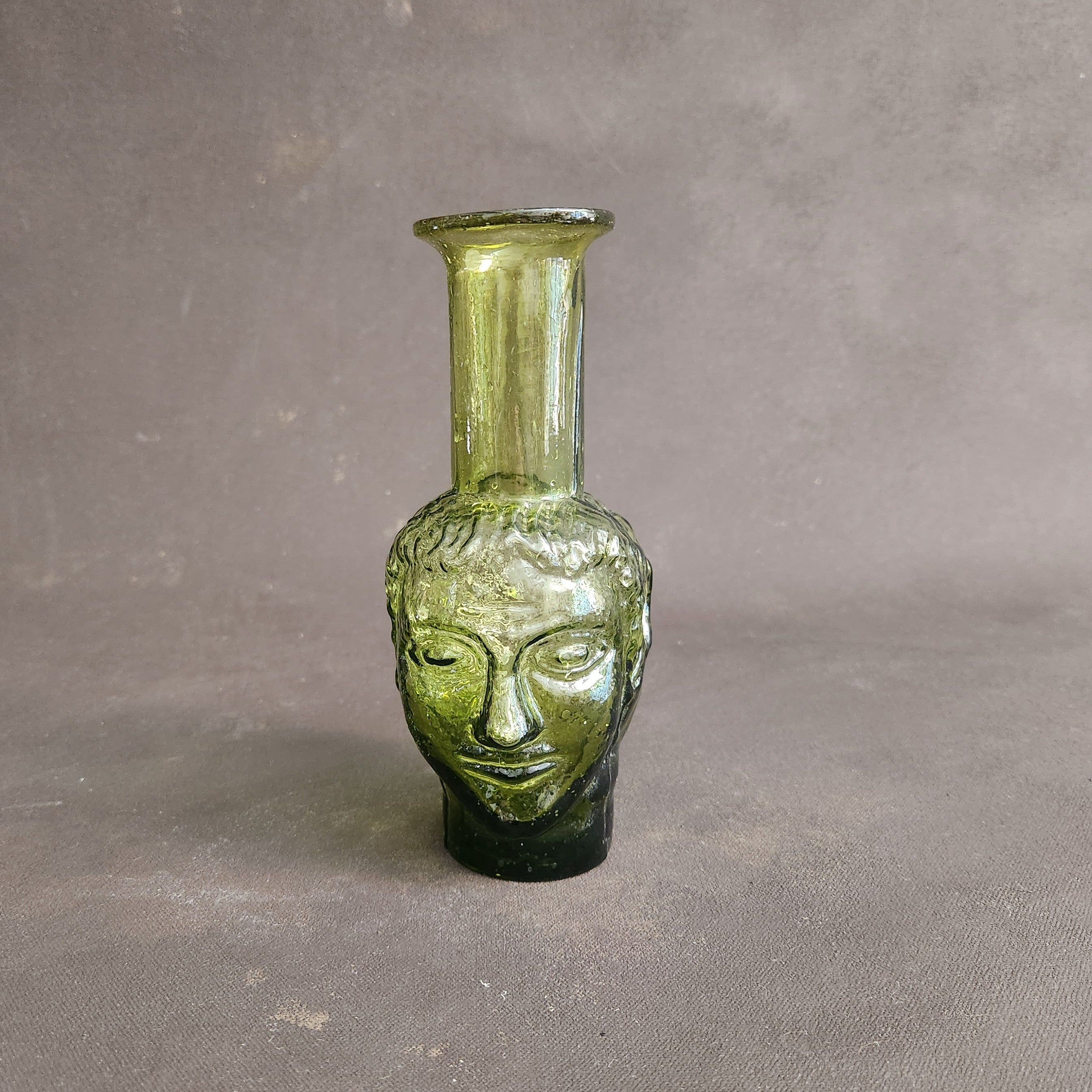 Tete Olive Vase