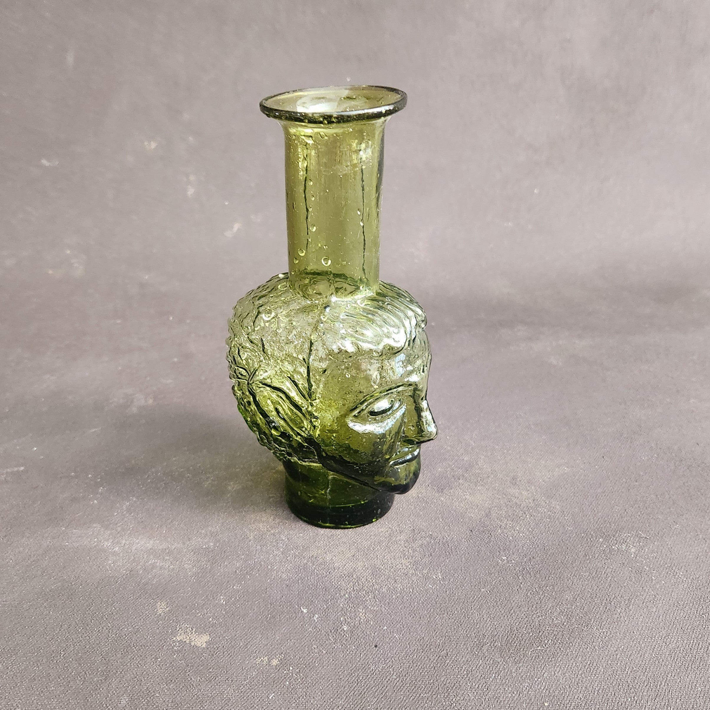 Tete Olive Vase
