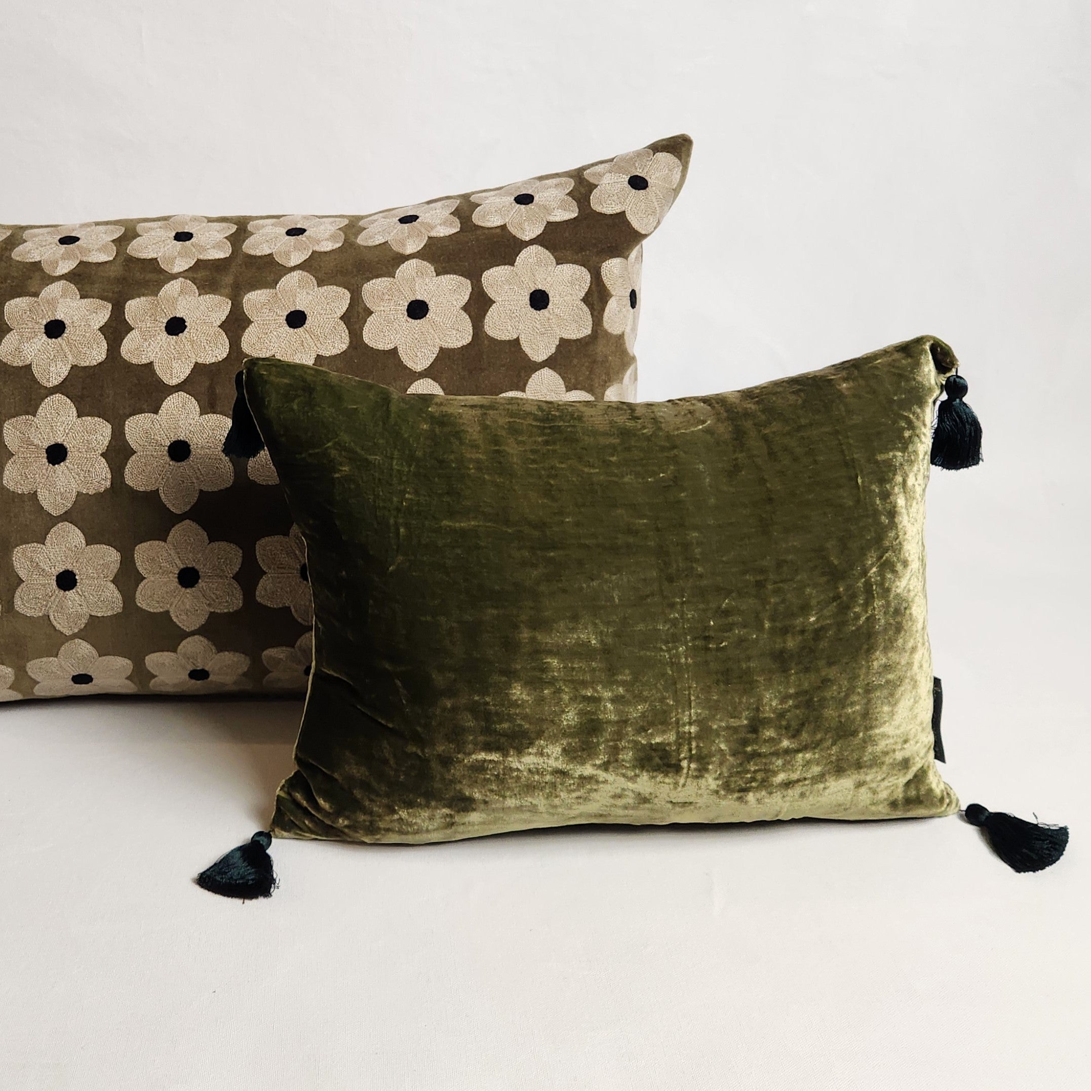 Pompom Cushion - Artichoke