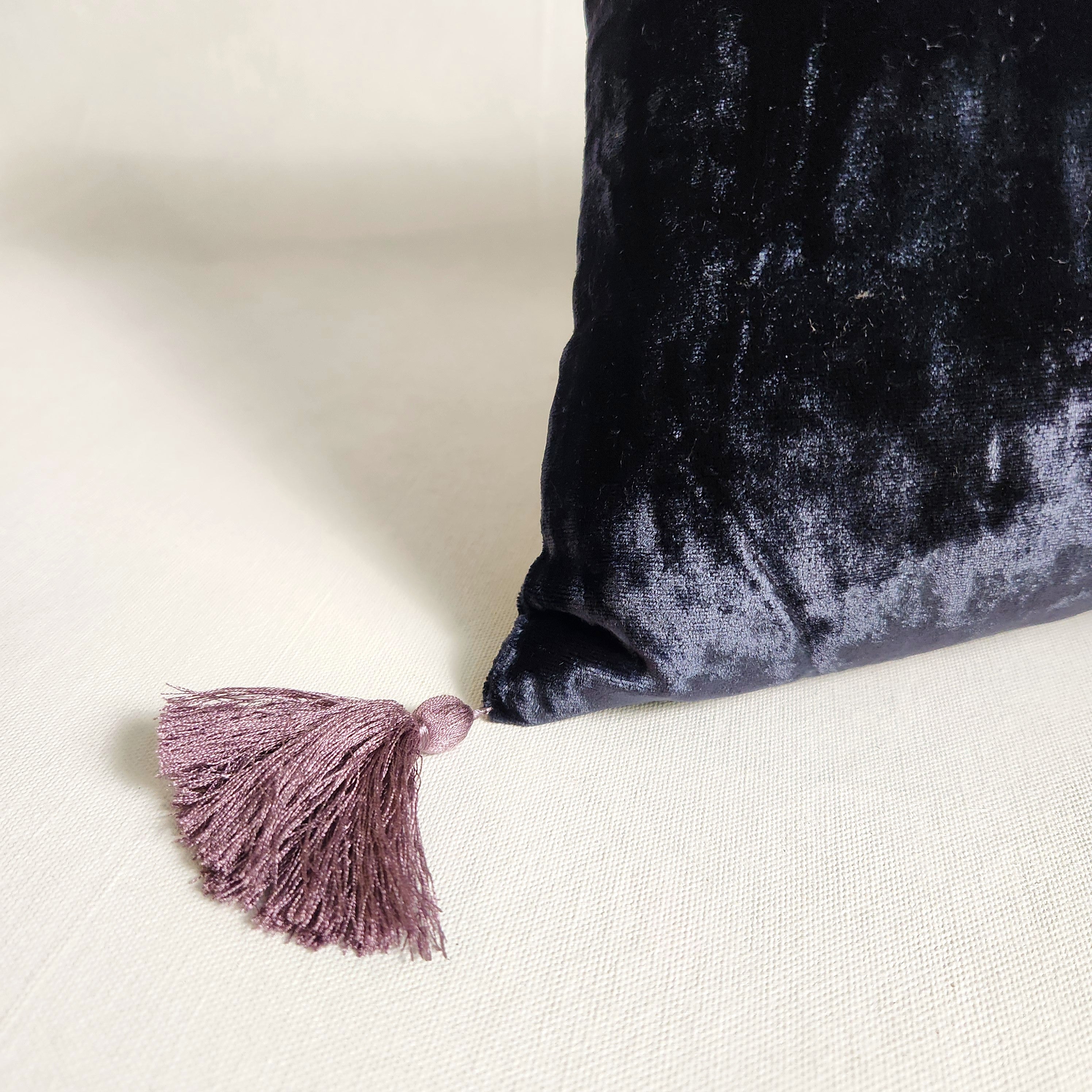 Pompom Cushion - Edimbourg