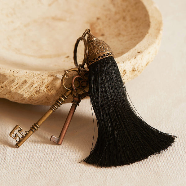 Silky Tassel - Onyx