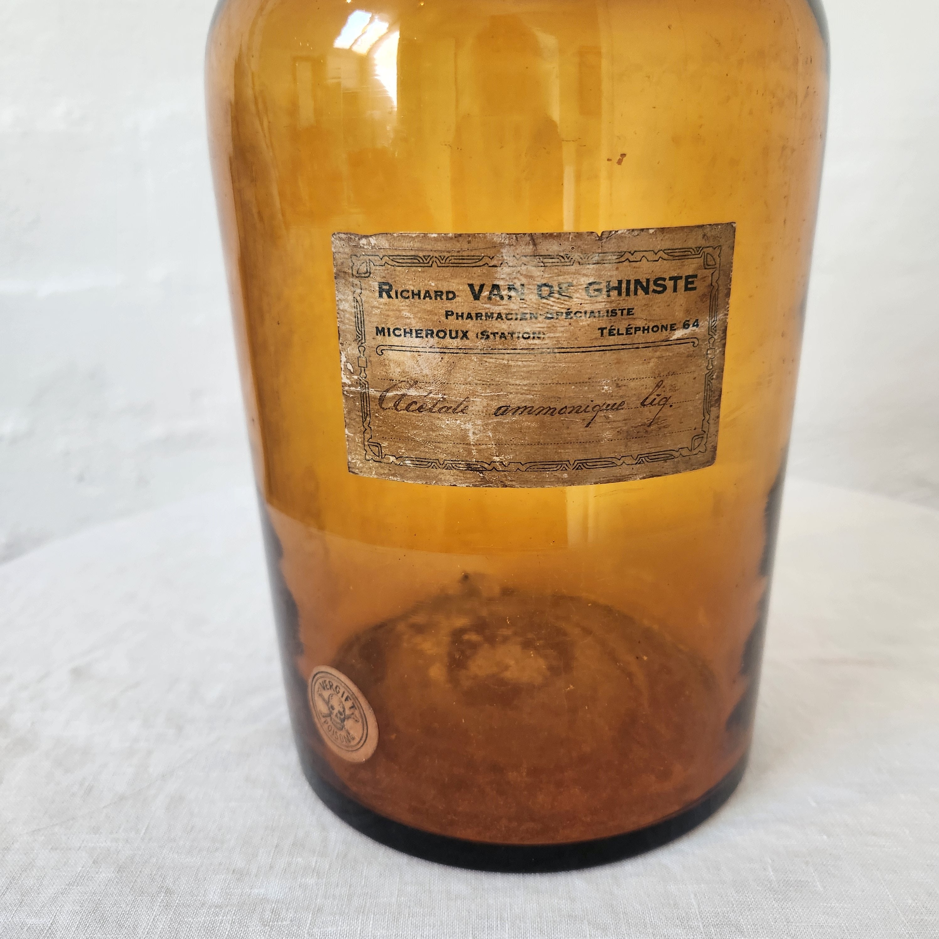 Amber glass bottle with stopper