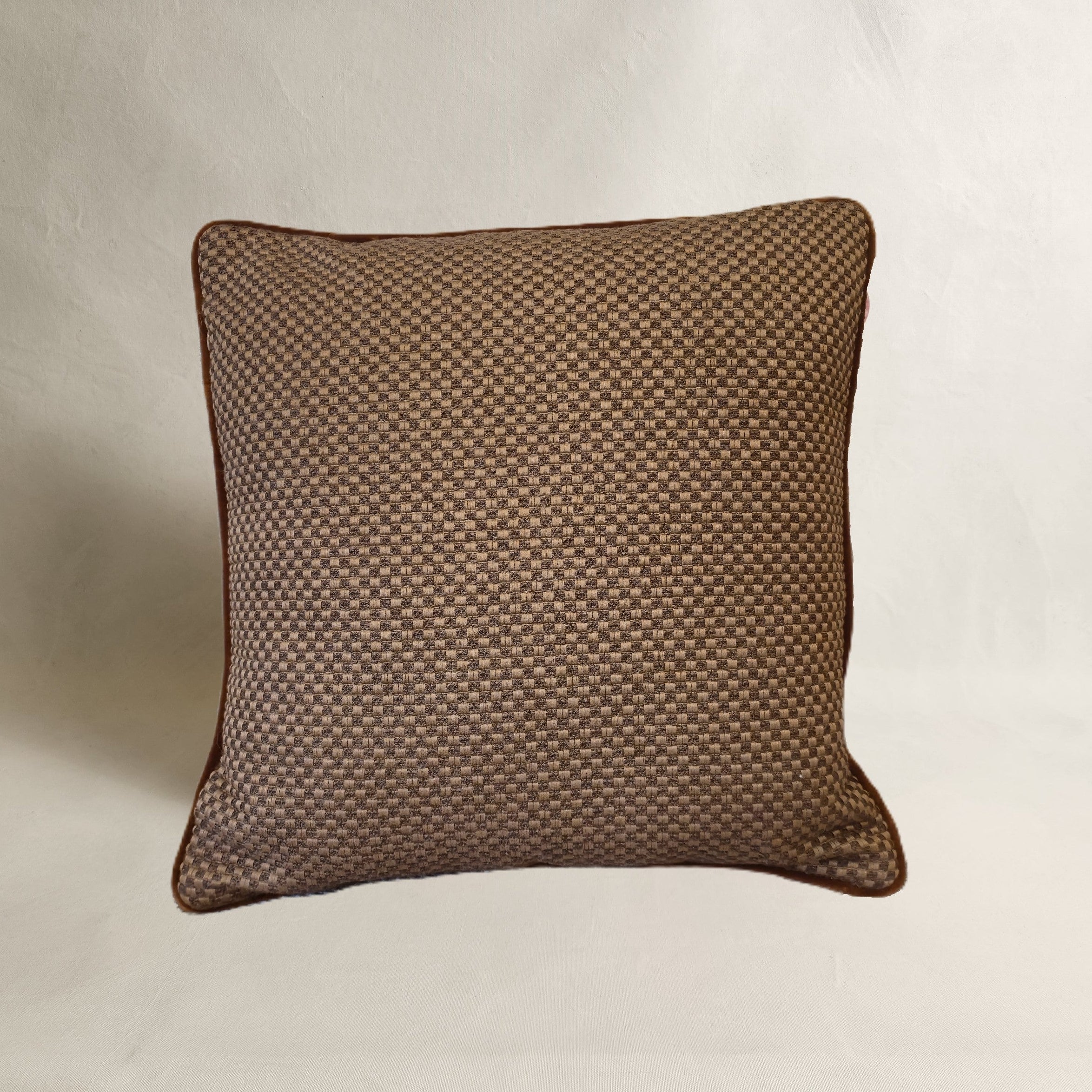 Metiers Checkerboard with Caramel Velvet piping