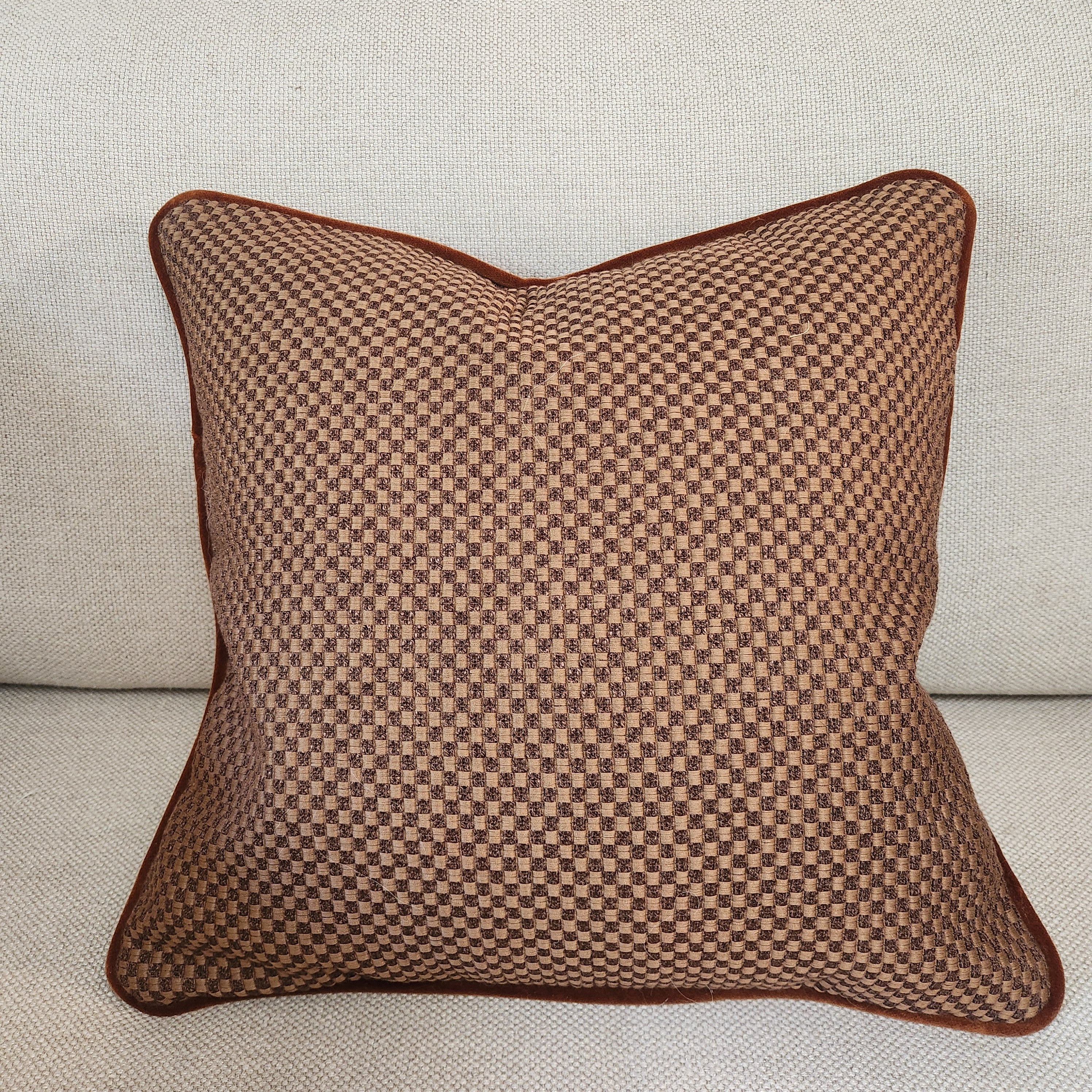 Metiers Checkerboard with Caramel Velvet piping