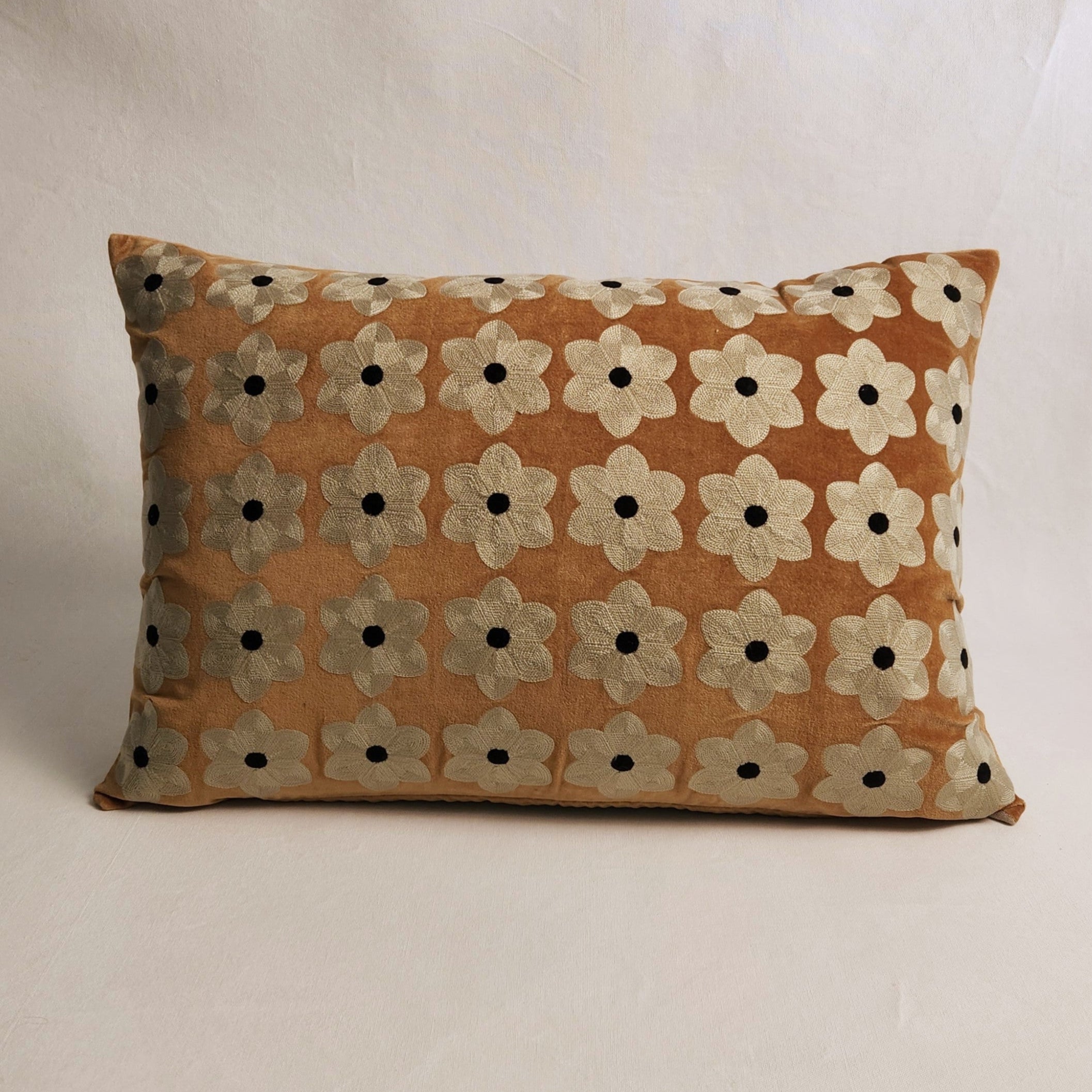 Daisy Cushion - Beige