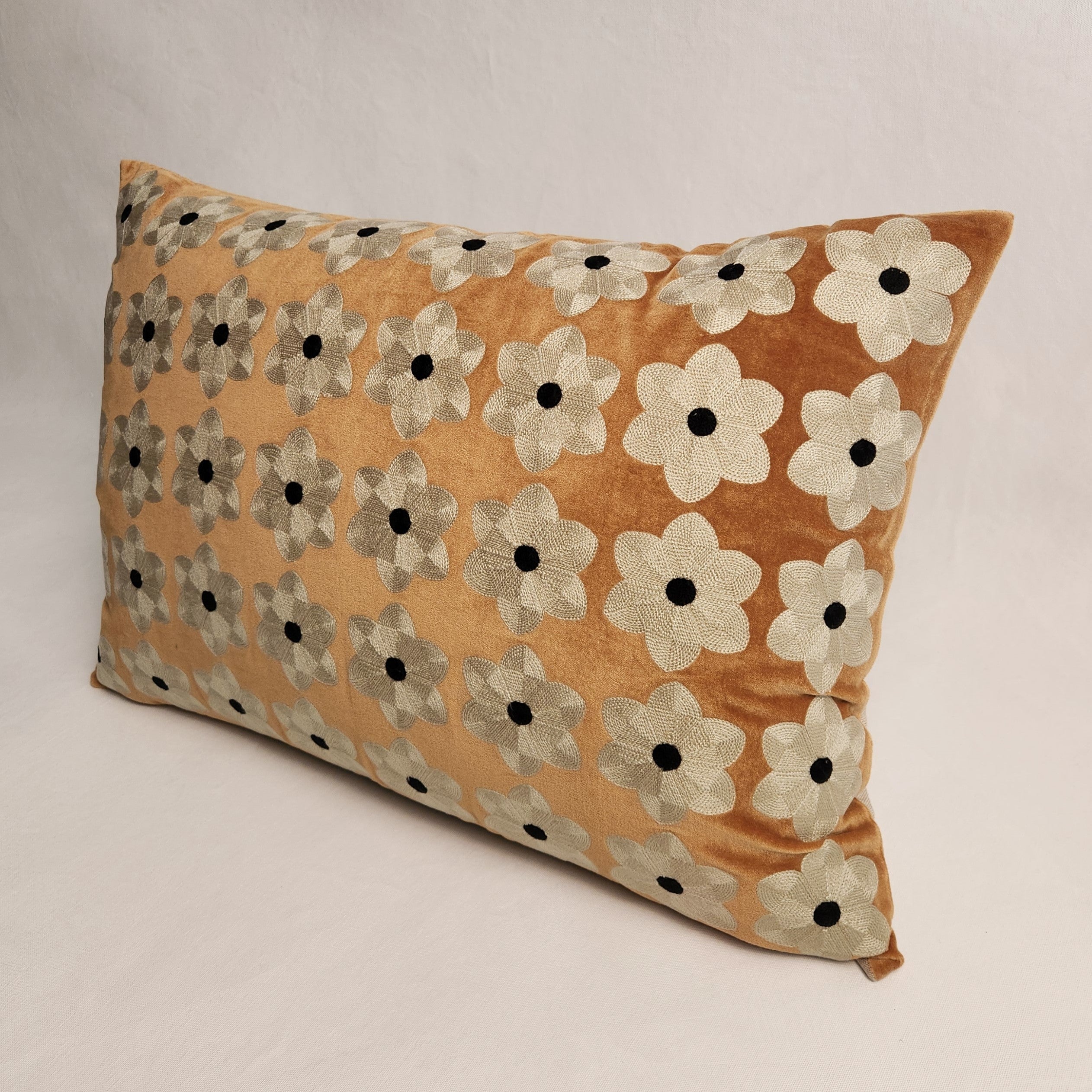 Daisy Cushion - Beige