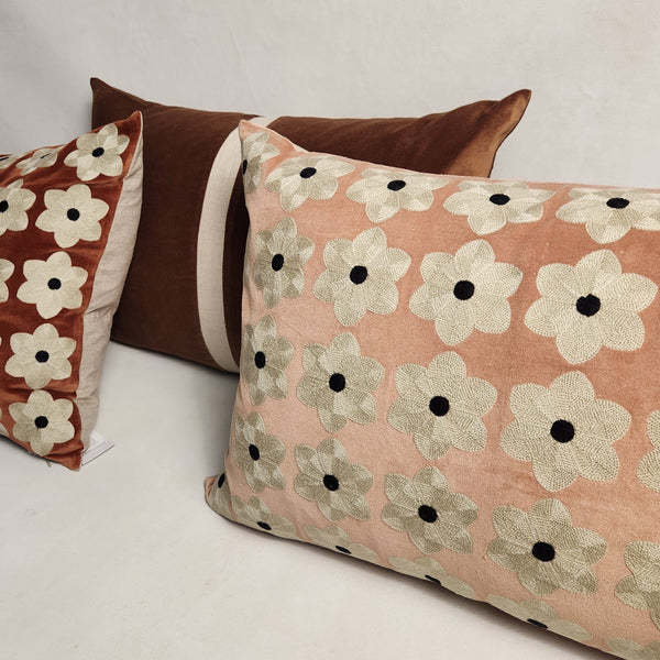 Daisy Cushion - Dusty Pink