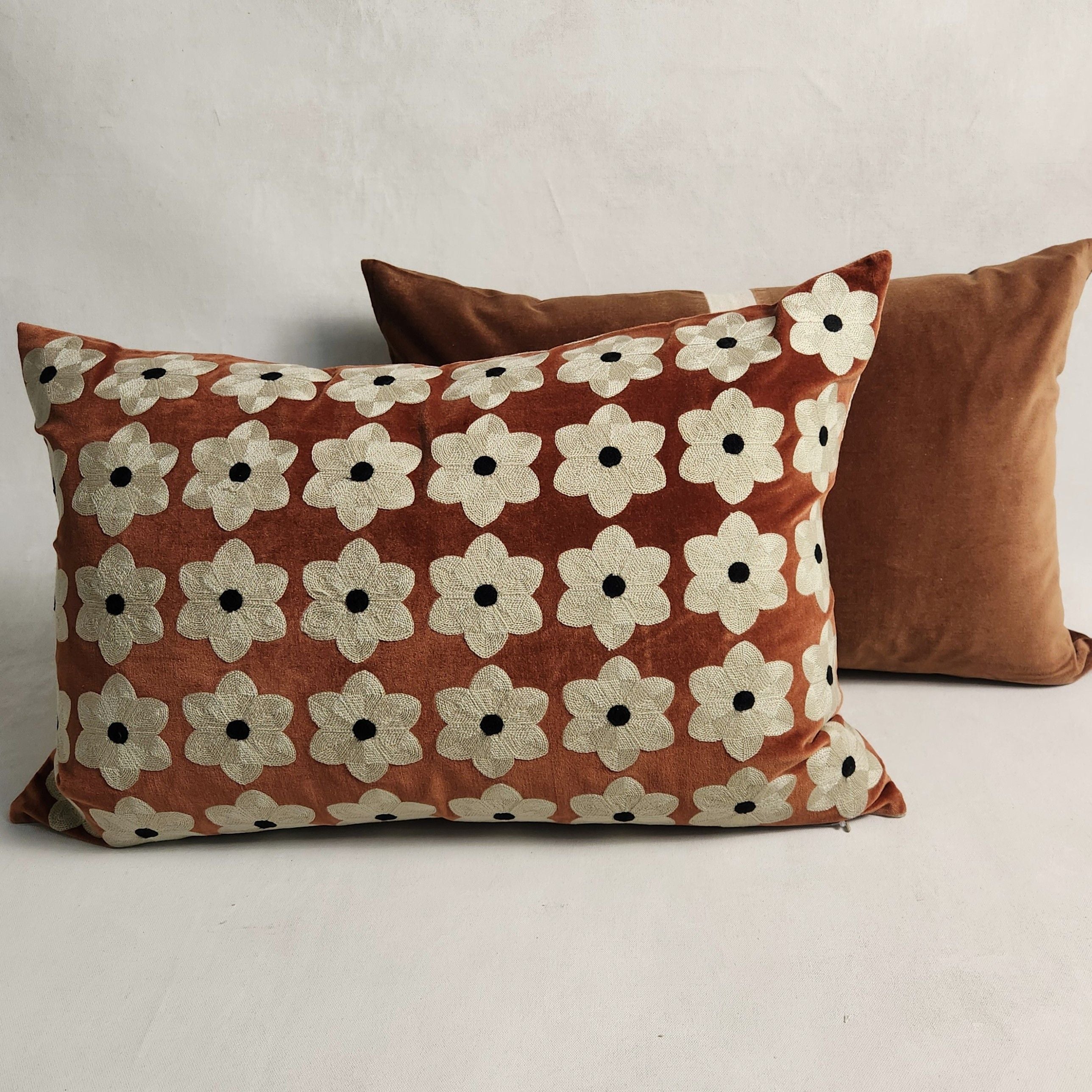 Daisy Cushion - Rust