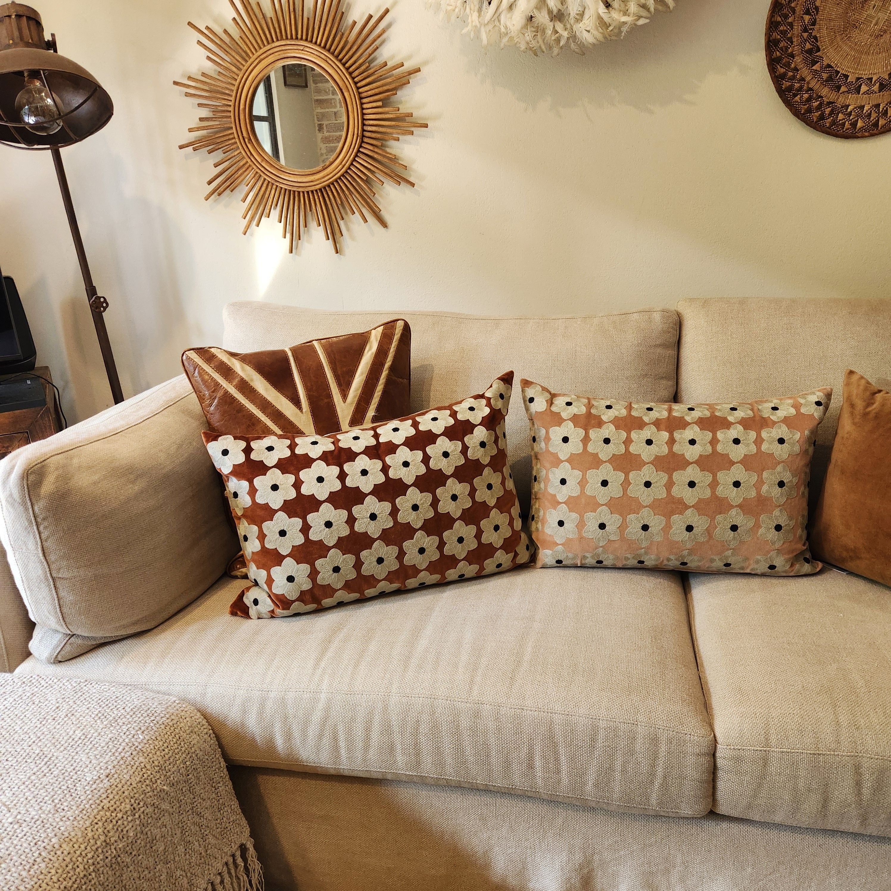 Daisy Cushion - Rust