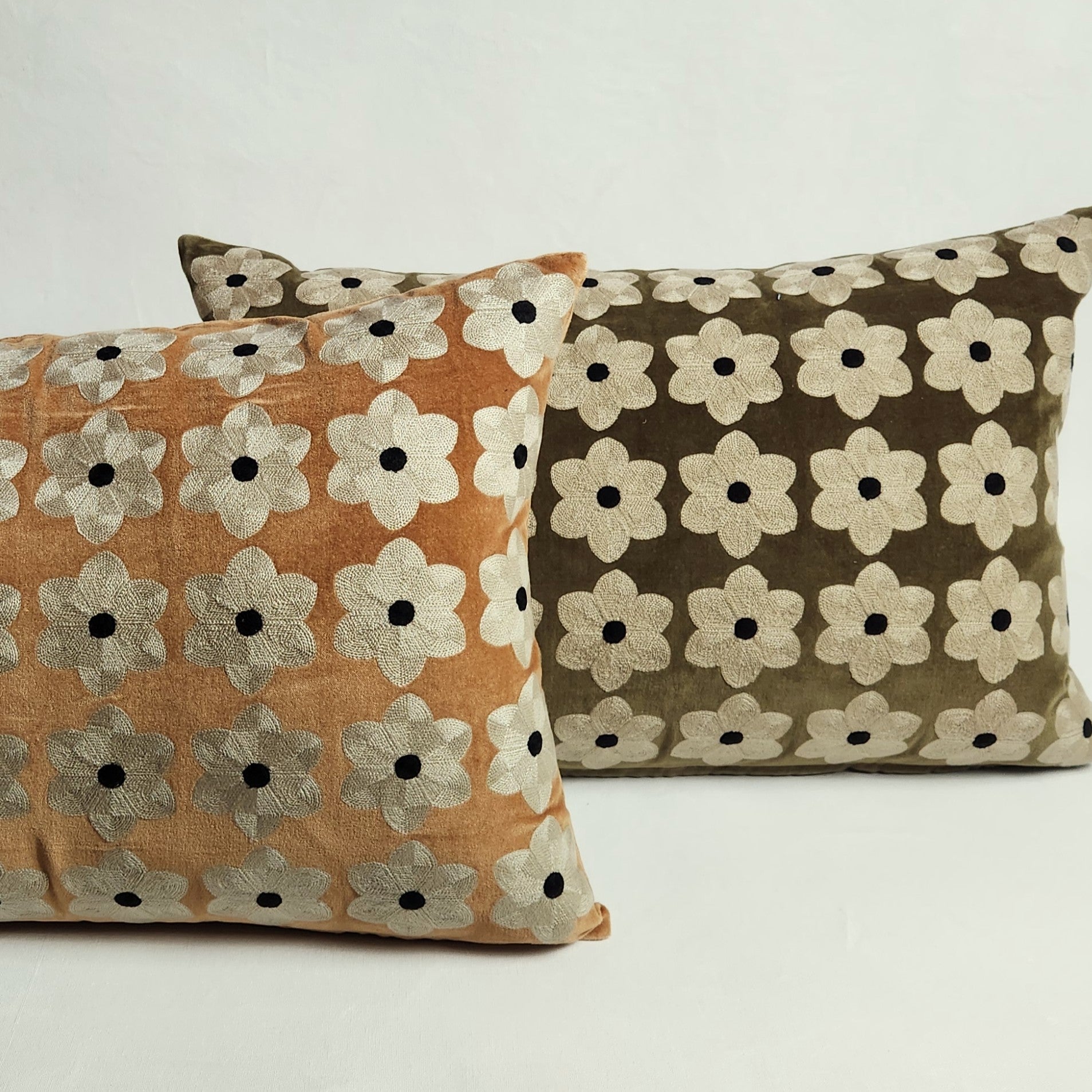 Daisy Cushion - Moss Green