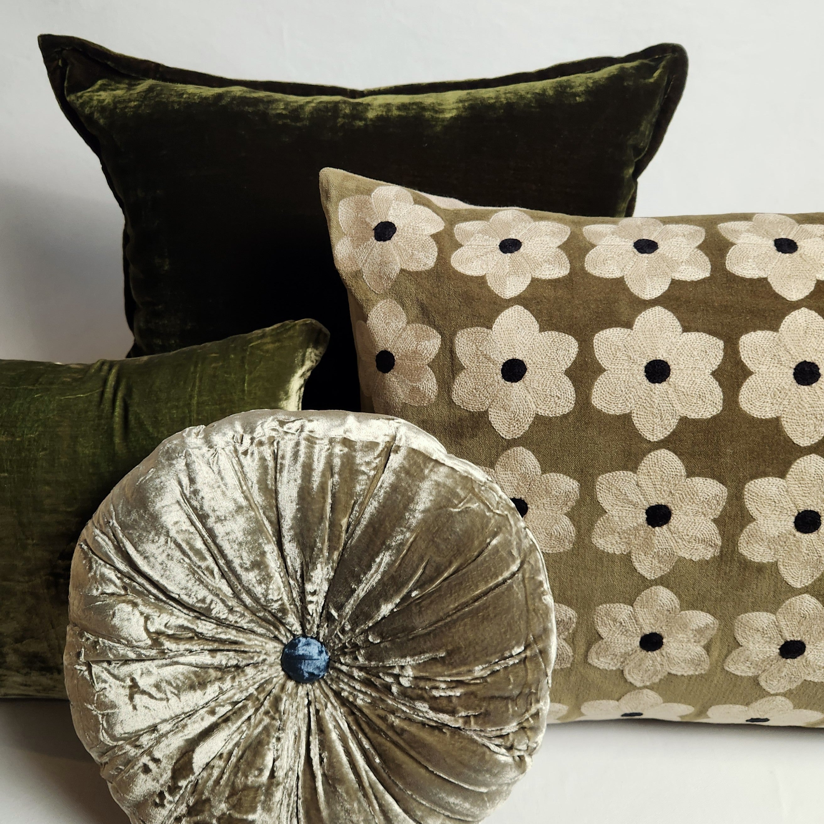 Daisy Cushion - Moss Green