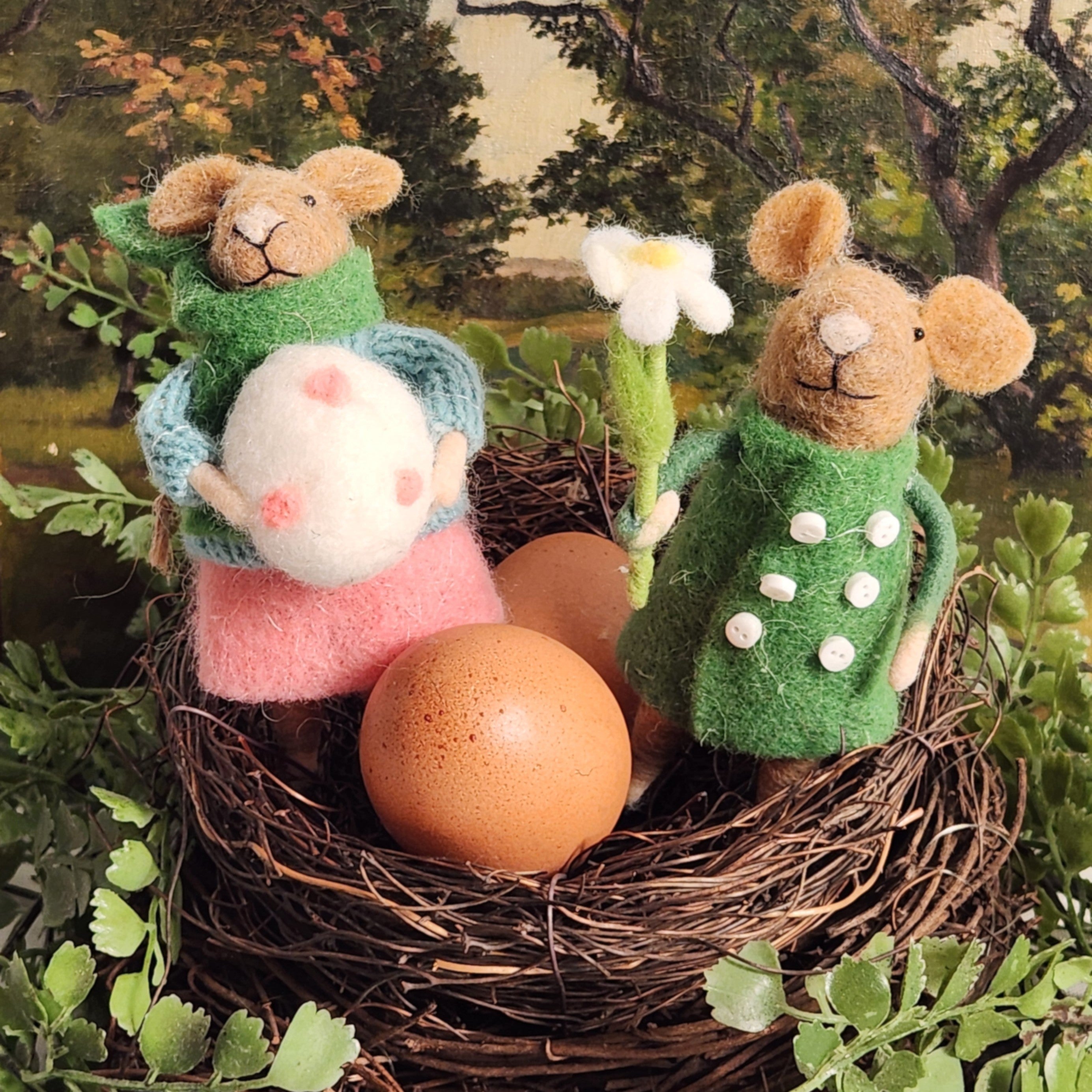 Magical Mice - Green coat & Egg