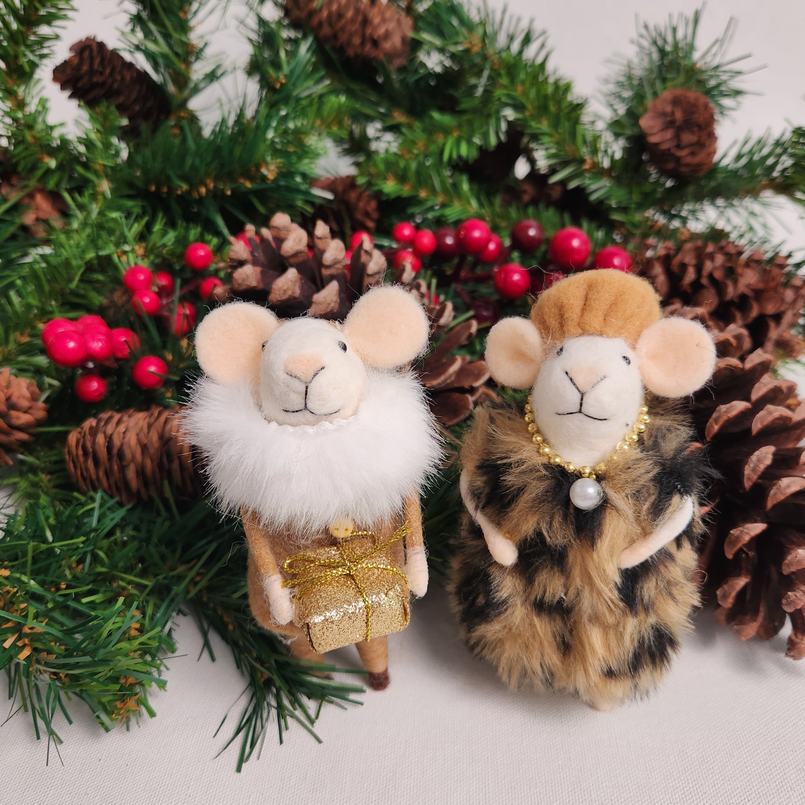 Magical Mice - Leopard & Gift