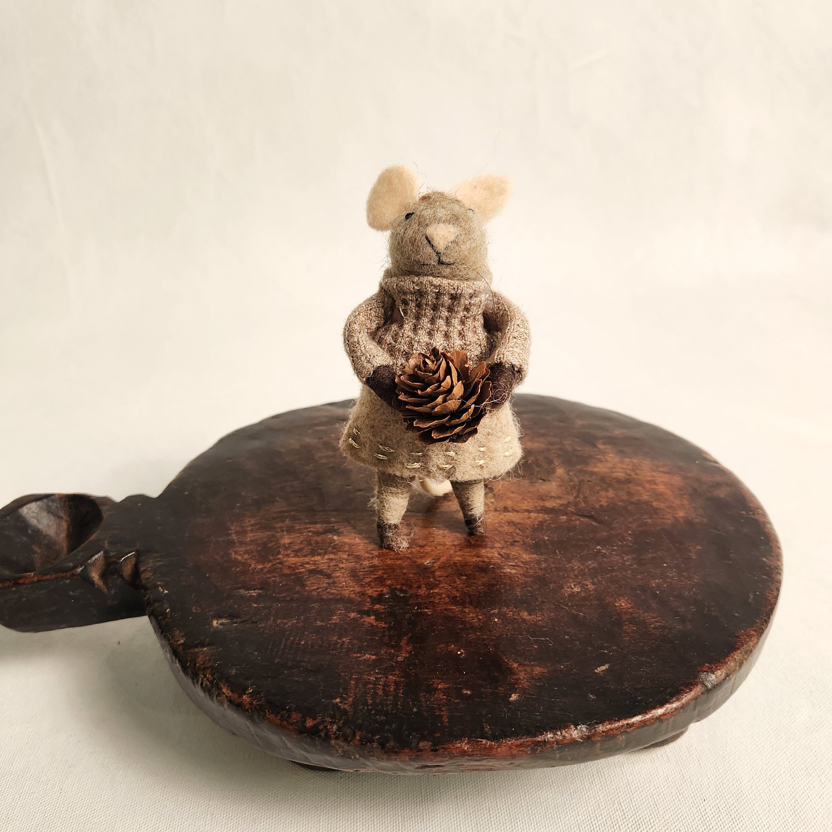 Magical Mice - Pine cone