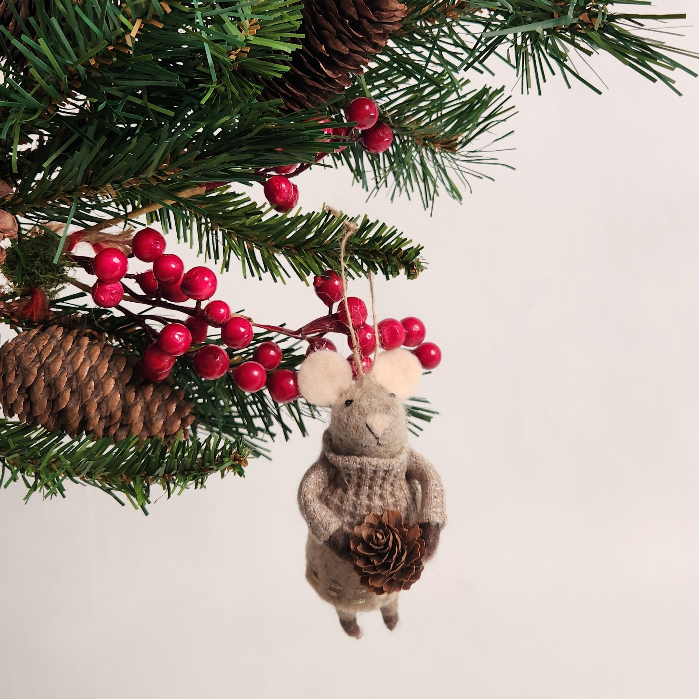 Magical Mice - Pine cone